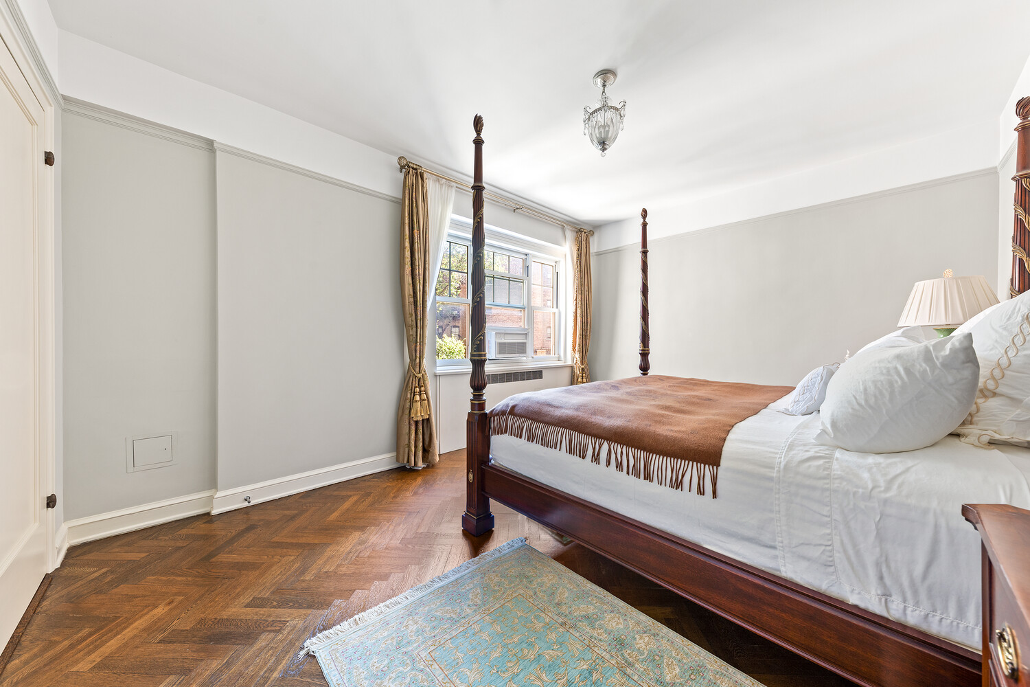 #7 photo, 120 CABRINI Boulevard, マンハッタン Hudson Heights , NY 10033