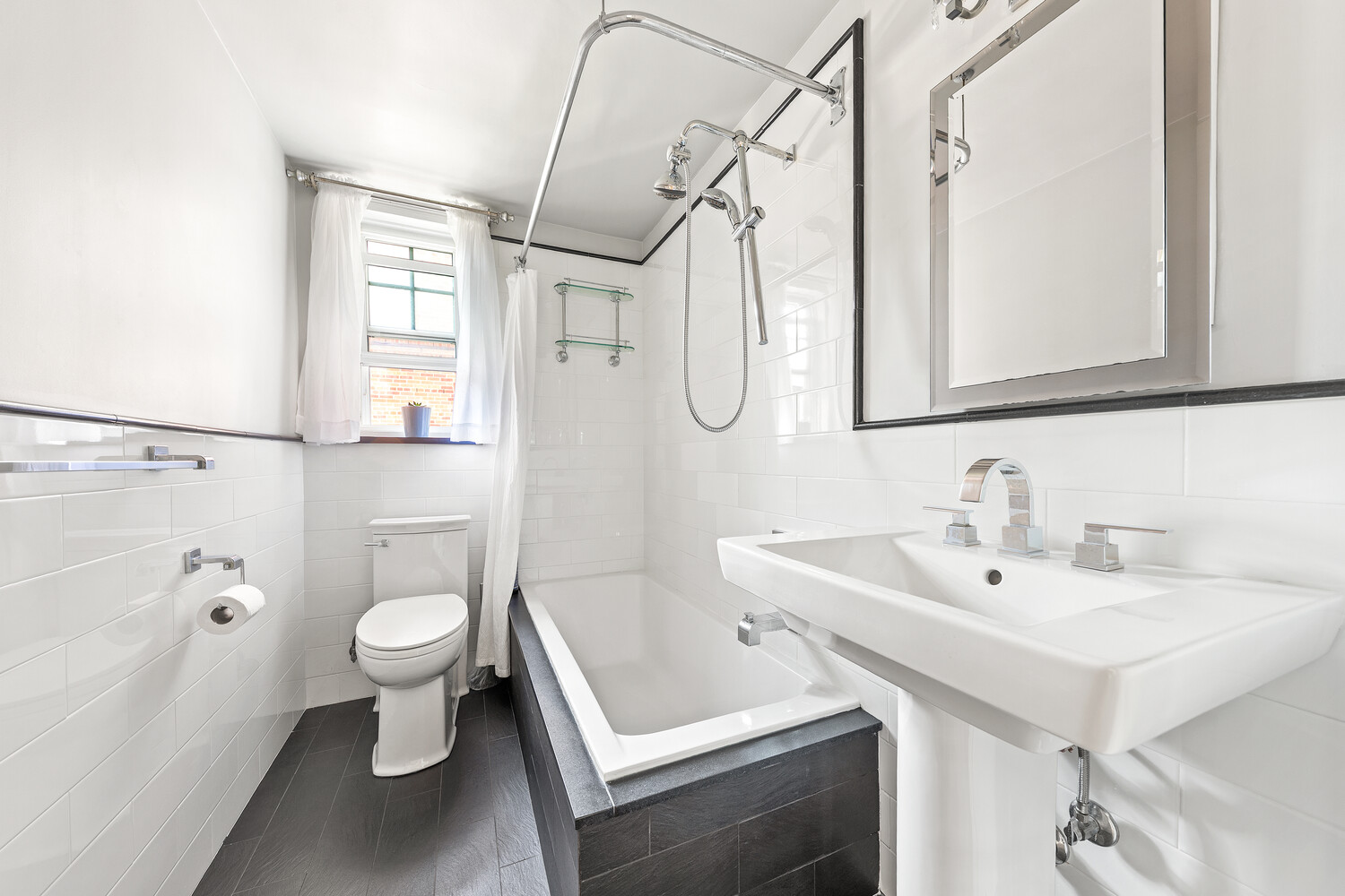 #8 photo, 120 CABRINI Boulevard, マンハッタン Hudson Heights , NY 10033