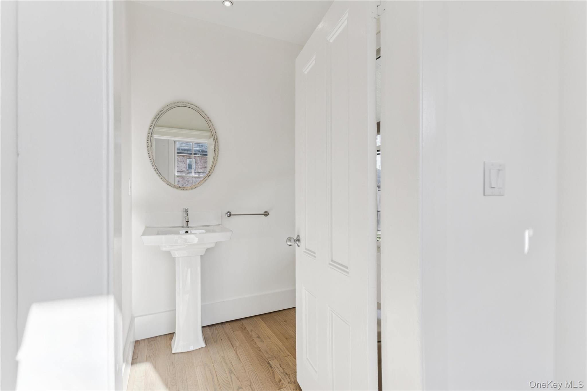 #18 photo, 10 South Street, Beacon , NY 12508