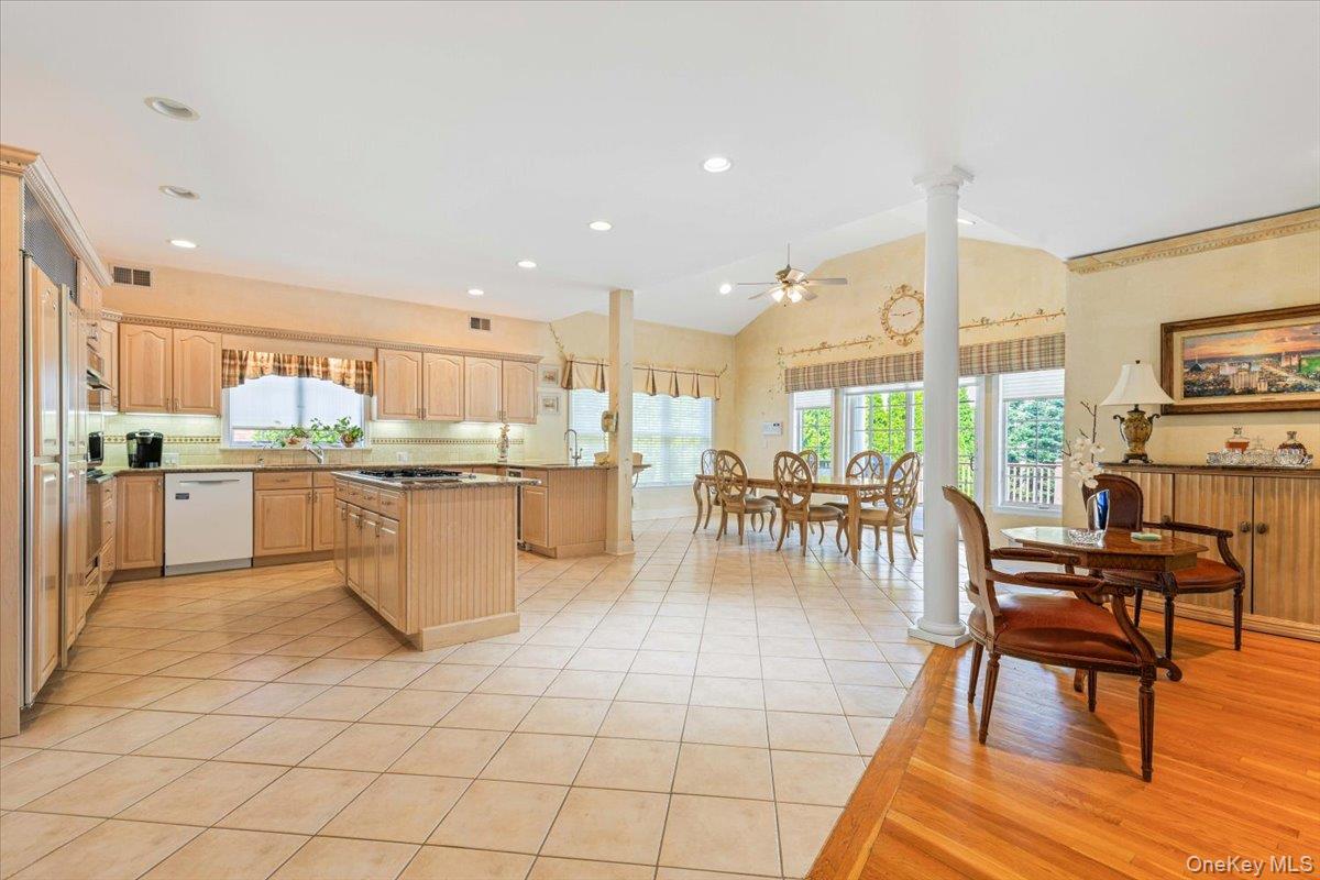#12 photo, 3 D'Alessio Court, Scarsdale , NY 10583
