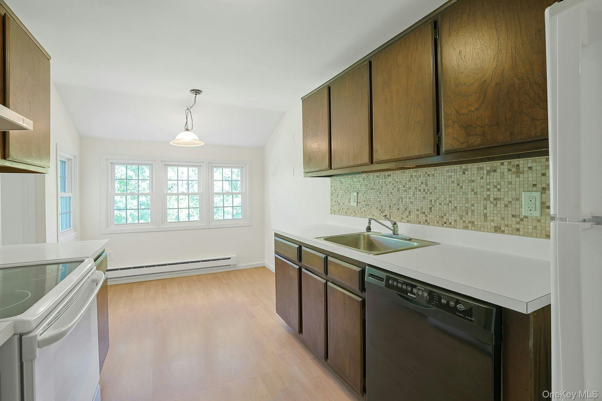 #6 photo, 204 Holly Stream Court, Brewster , NY 10509