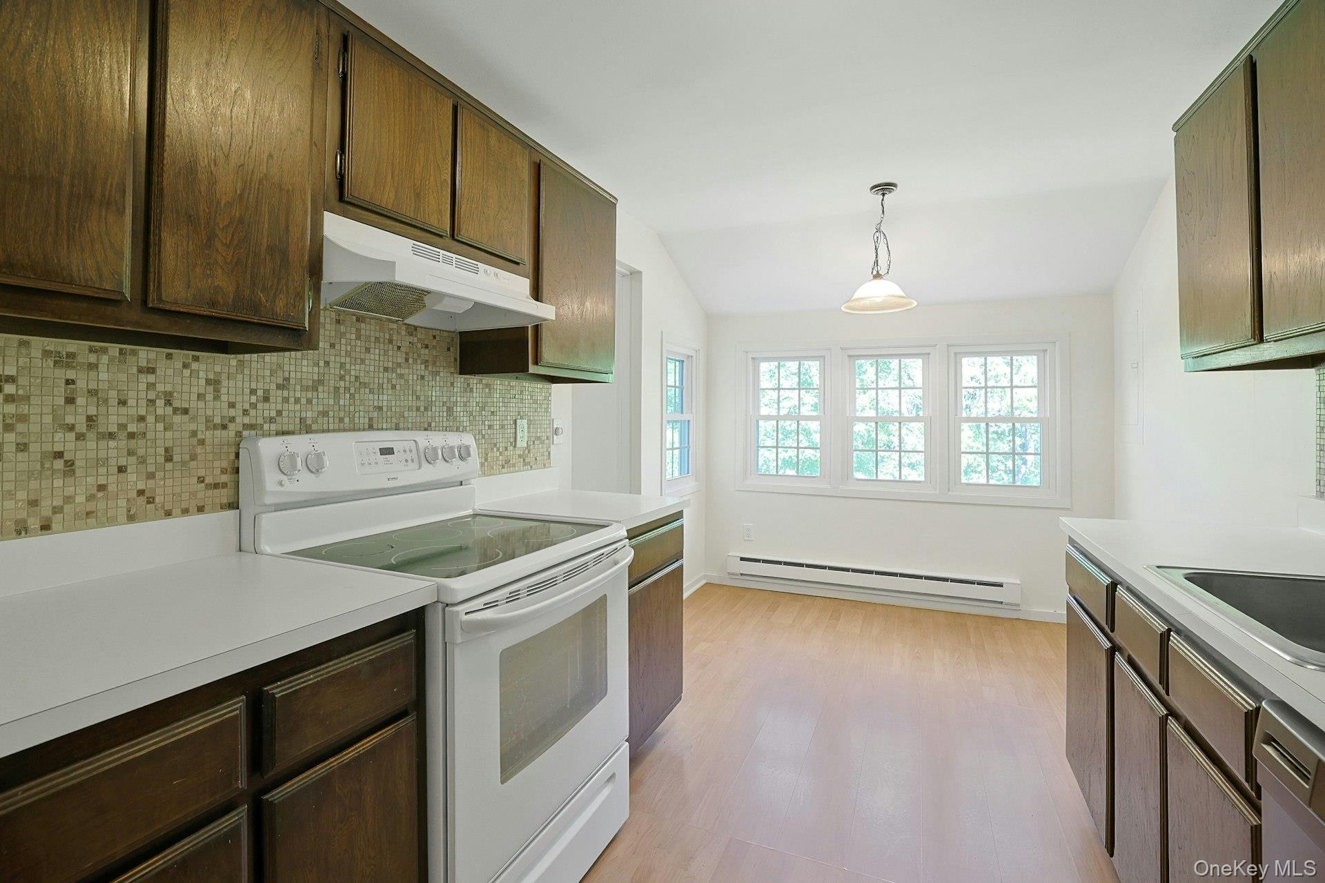 #7 photo, 204 Holly Stream Court, Brewster , NY 10509