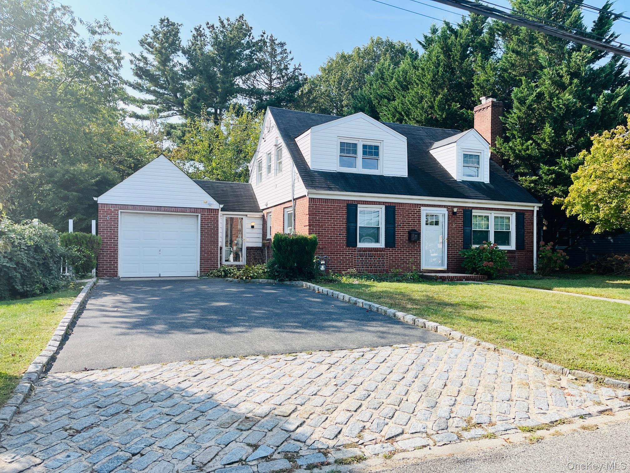 #1 photo, 5 Prospect Street, Glen Head , NY 11545