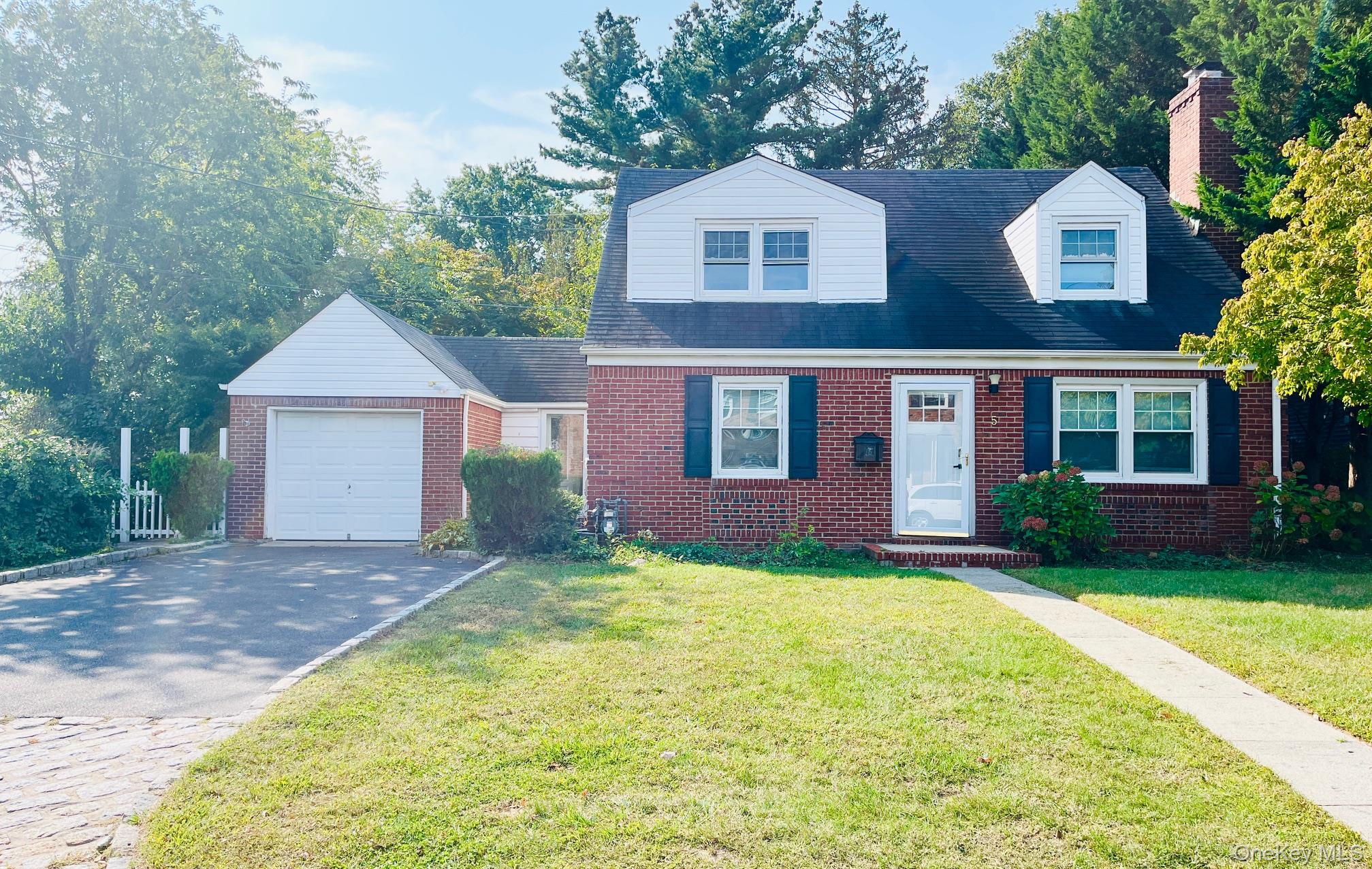 #2 photo, 5 Prospect Street, Glen Head , NY 11545