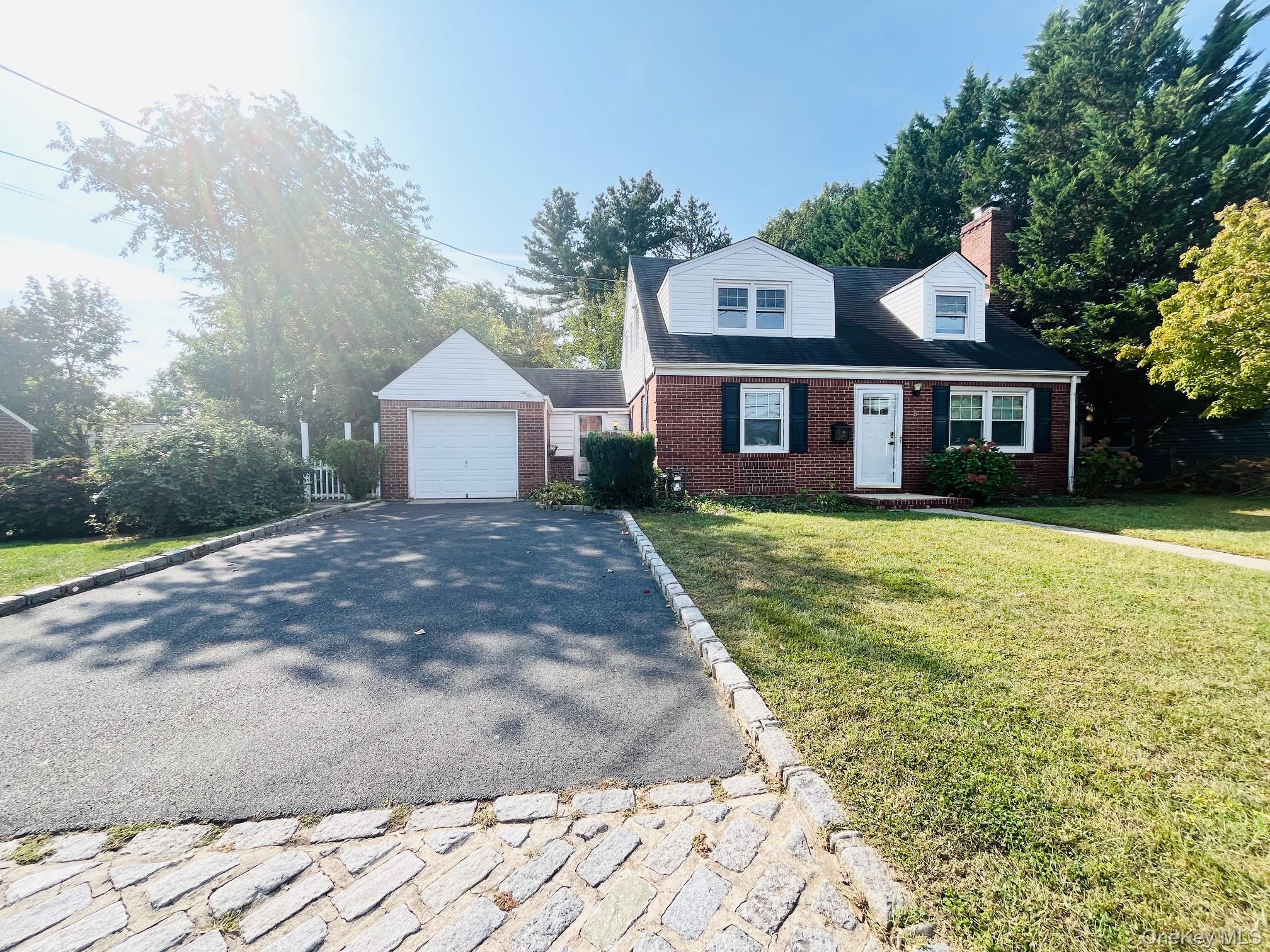 #3 photo, 5 Prospect Street, Glen Head , NY 11545