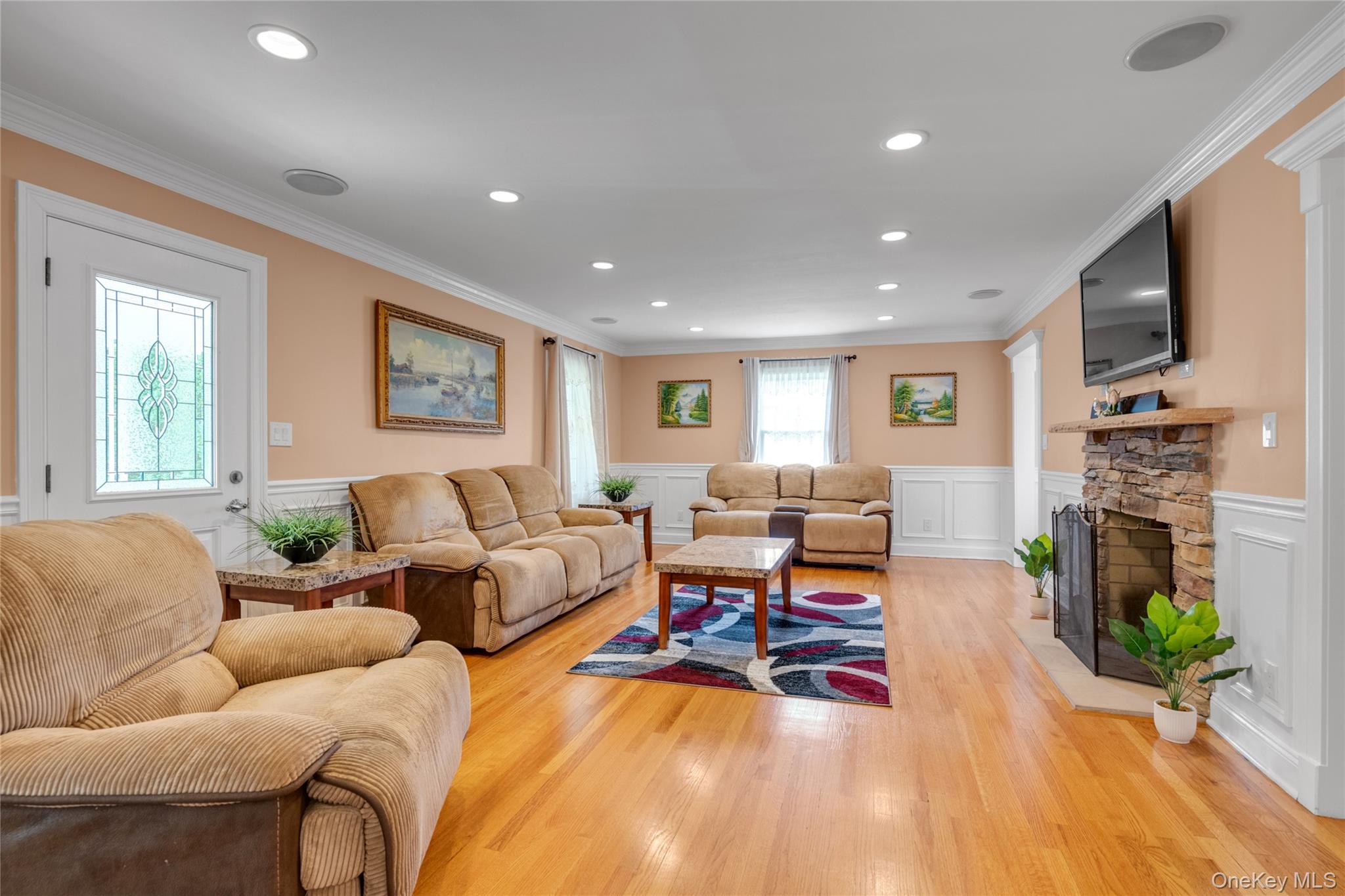 #10 photo, 10 Field Avenue, Hicksville , NY 11801