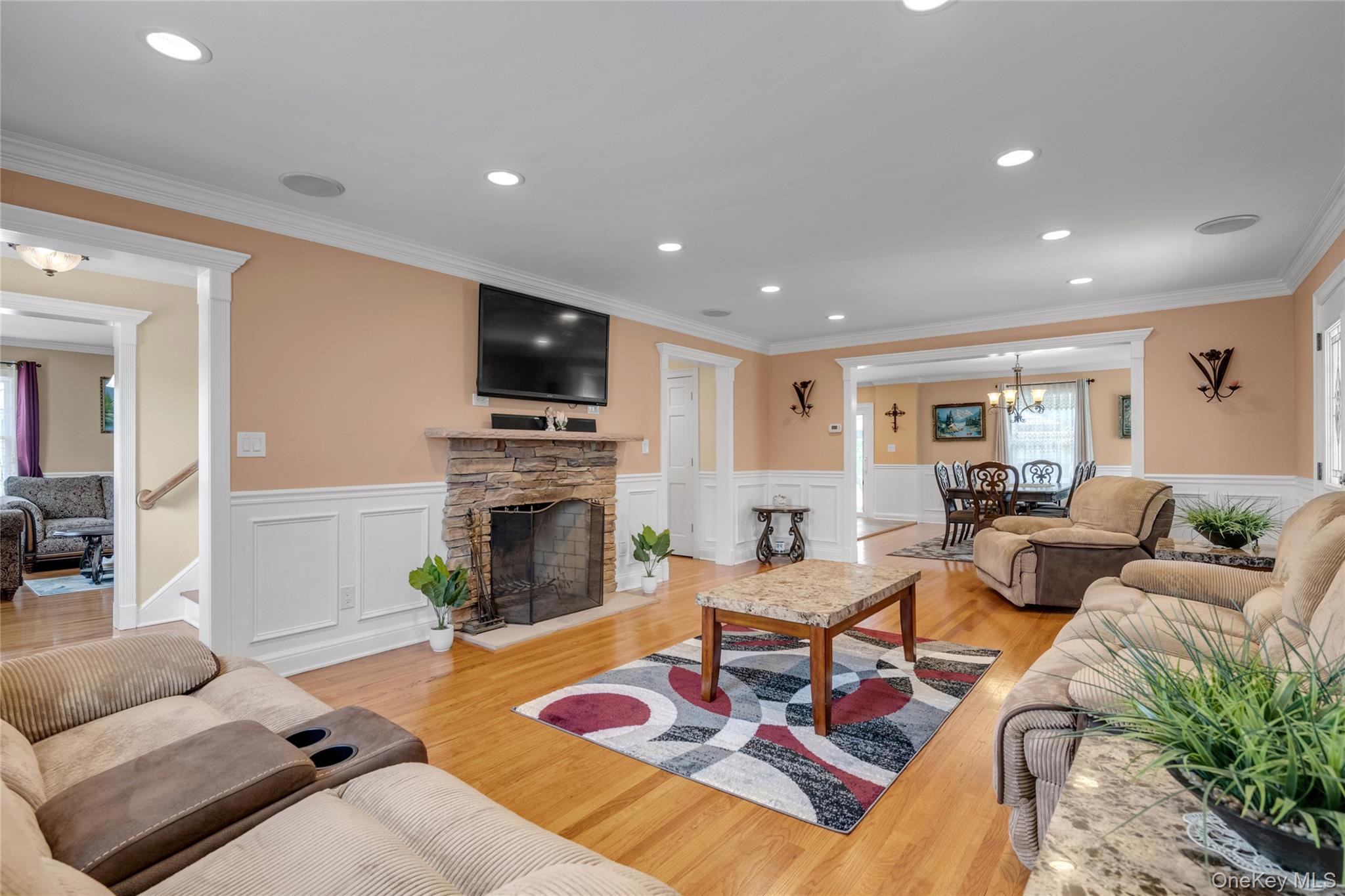 #11 photo, 10 Field Avenue, Hicksville , NY 11801