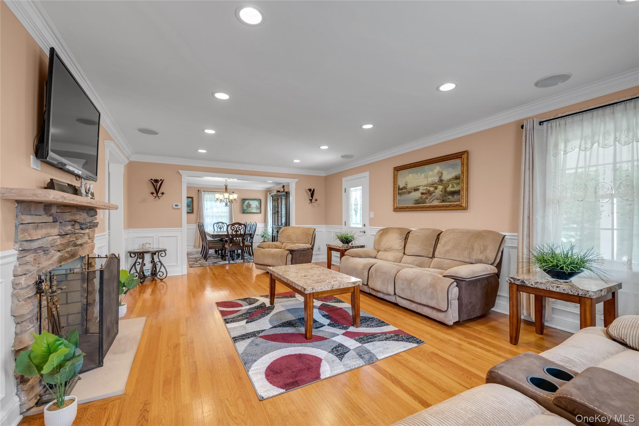 #12 photo, 10 Field Avenue, Hicksville , NY 11801