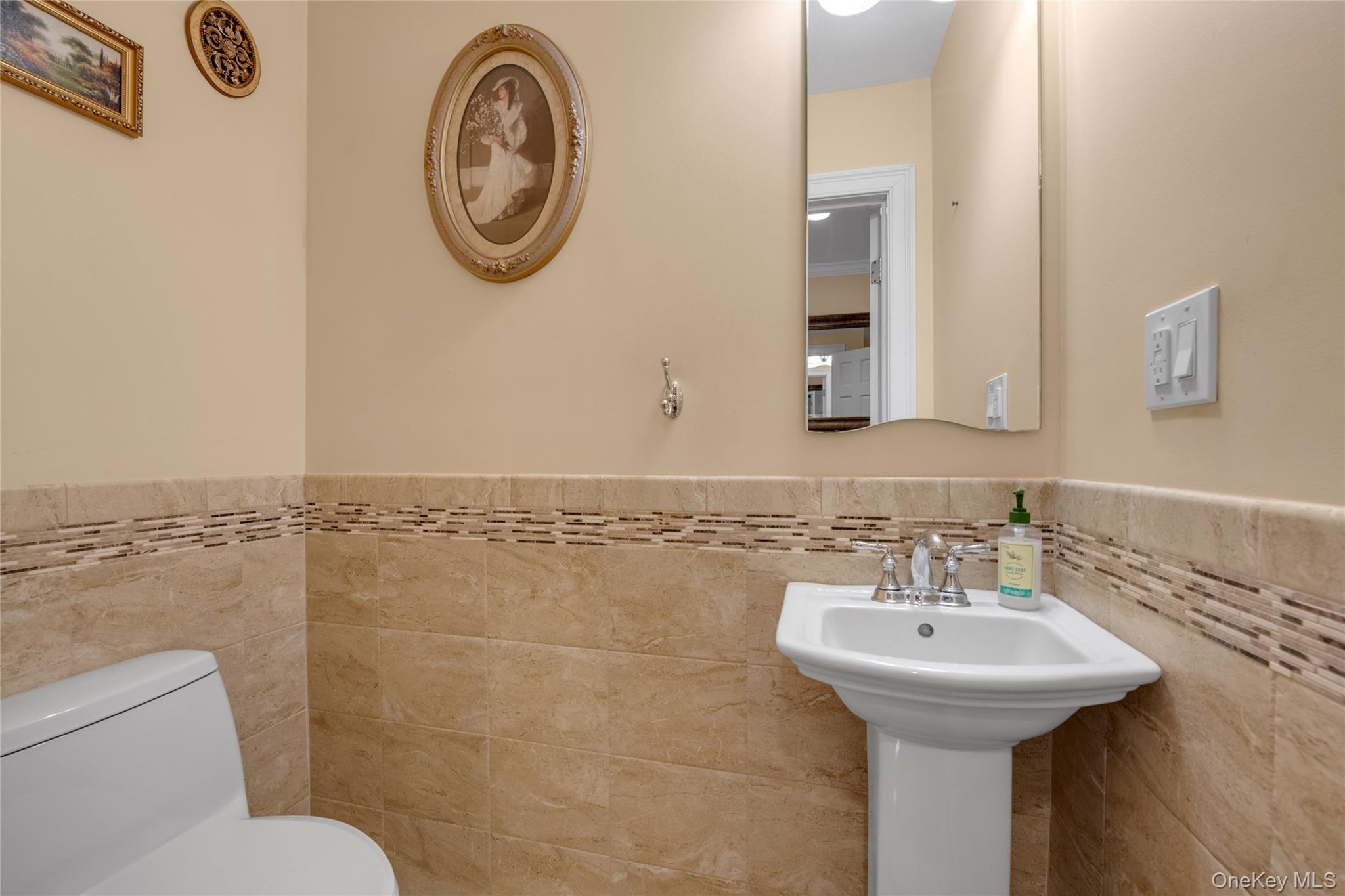 #13 photo, 10 Field Avenue, Hicksville , NY 11801