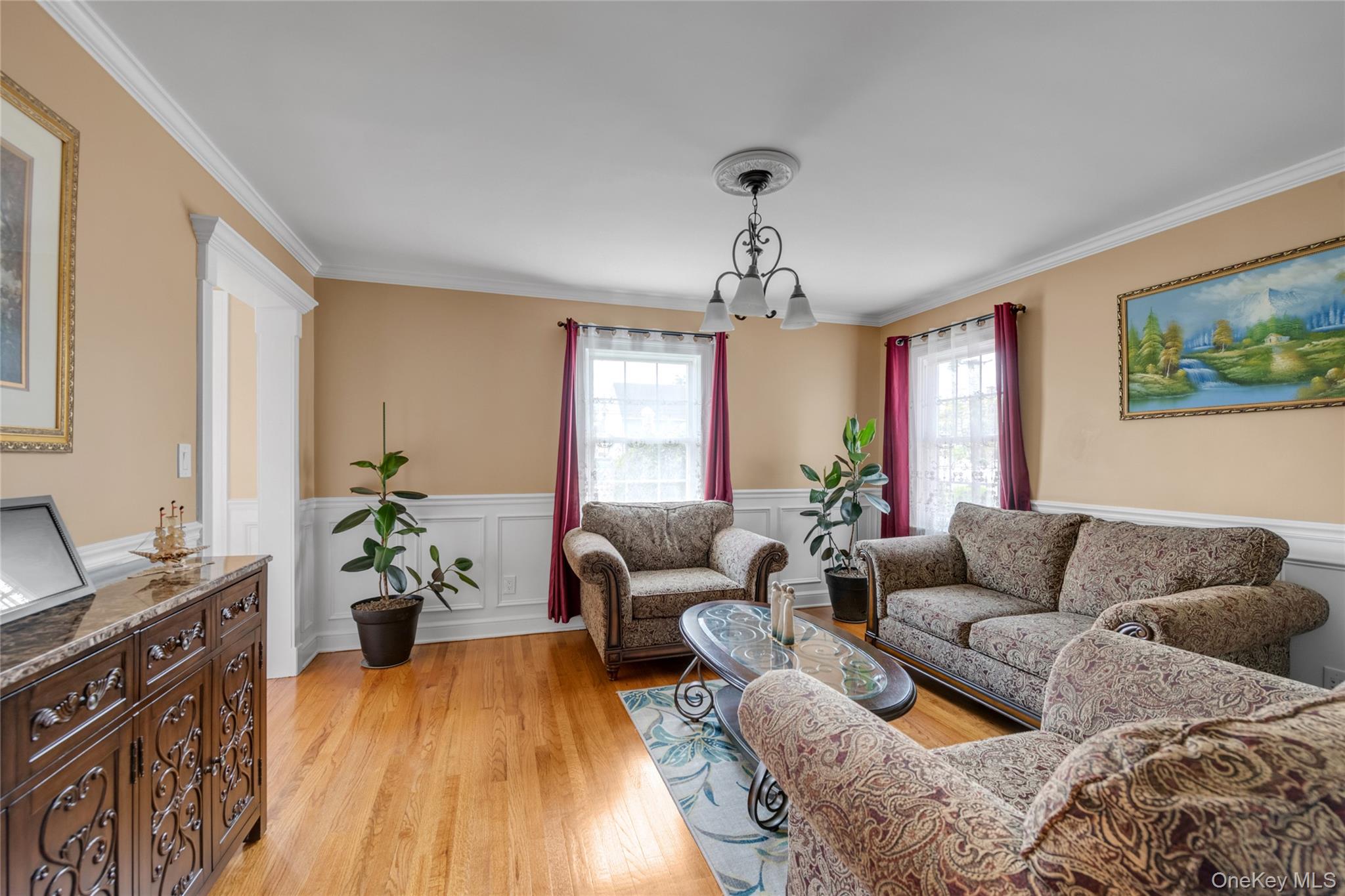 #2 photo, 10 Field Avenue, Hicksville , NY 11801