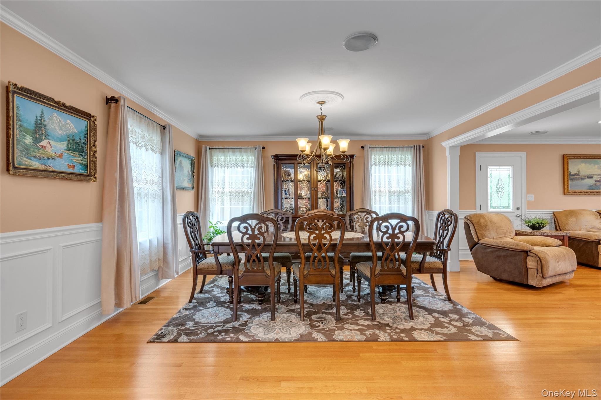 #6 photo, 10 Field Avenue, Hicksville , NY 11801