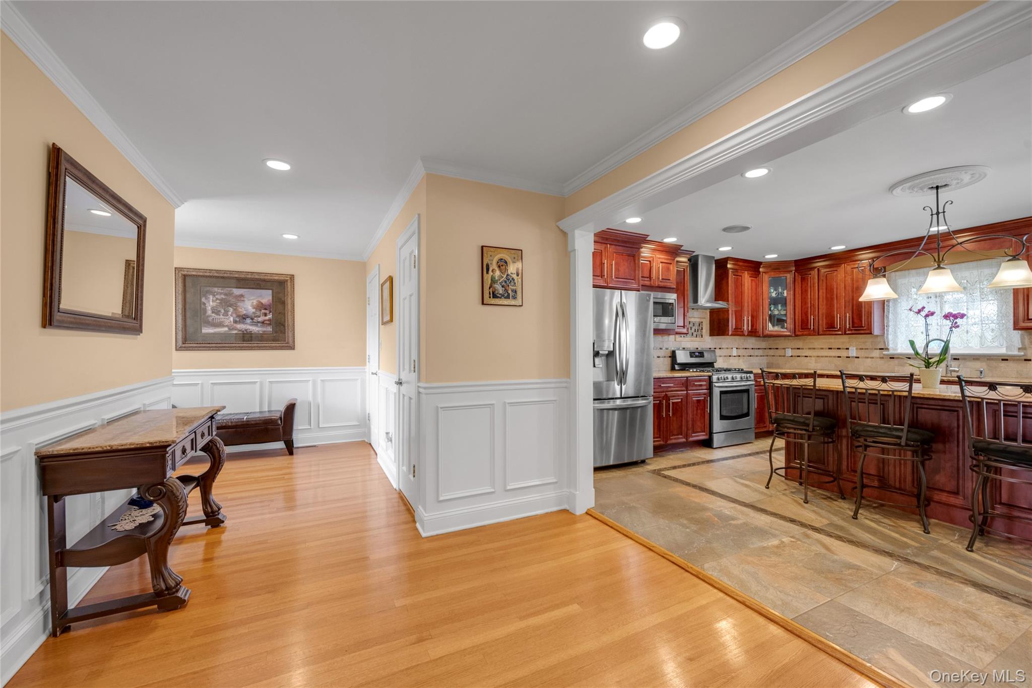 #9 photo, 10 Field Avenue, Hicksville , NY 11801