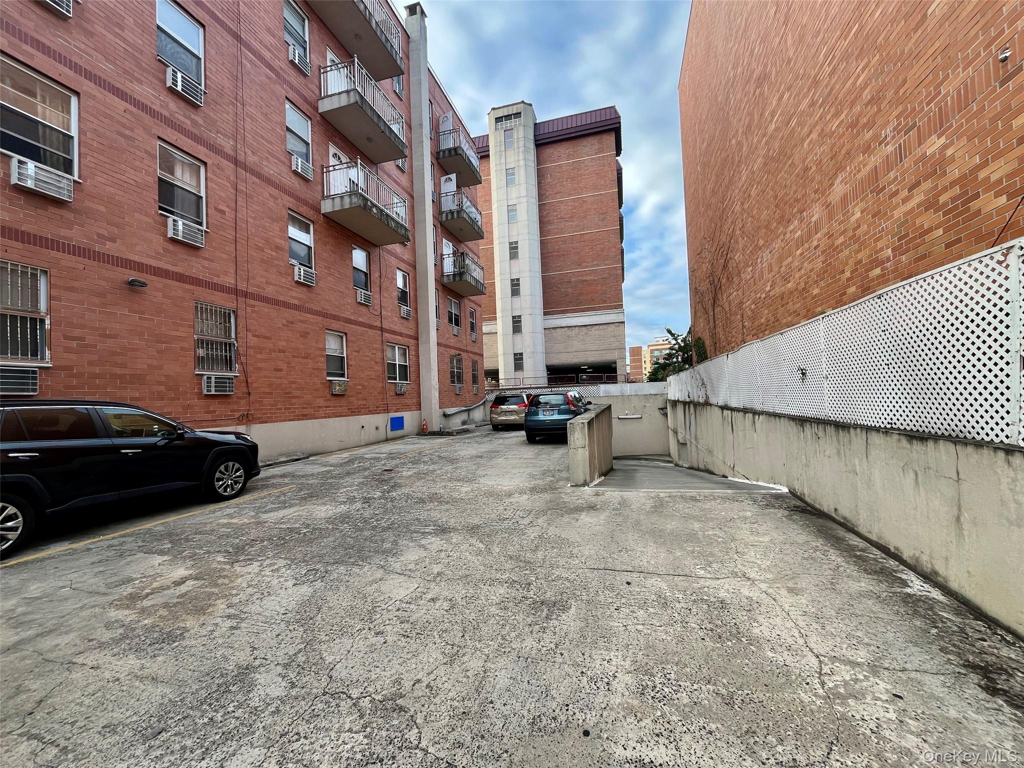 #17 photo, 7177 159th Street, クイーンズ区 Fresh Meadows , NY 11365