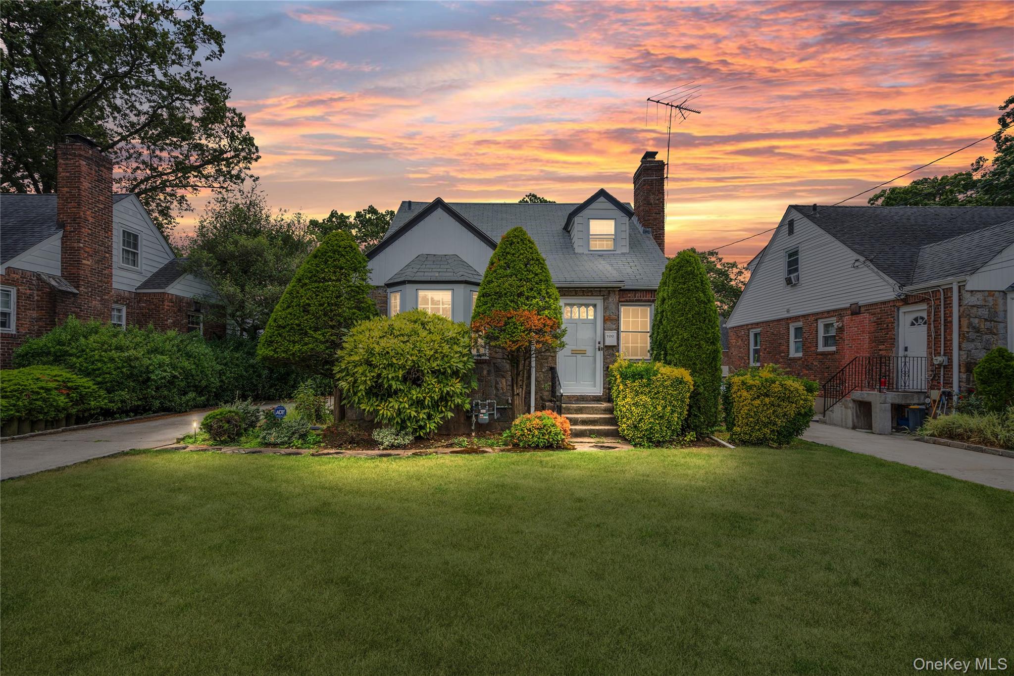 #1 photo, 100 E Fenimore Street, ناسو Valley Stream , NY 11580