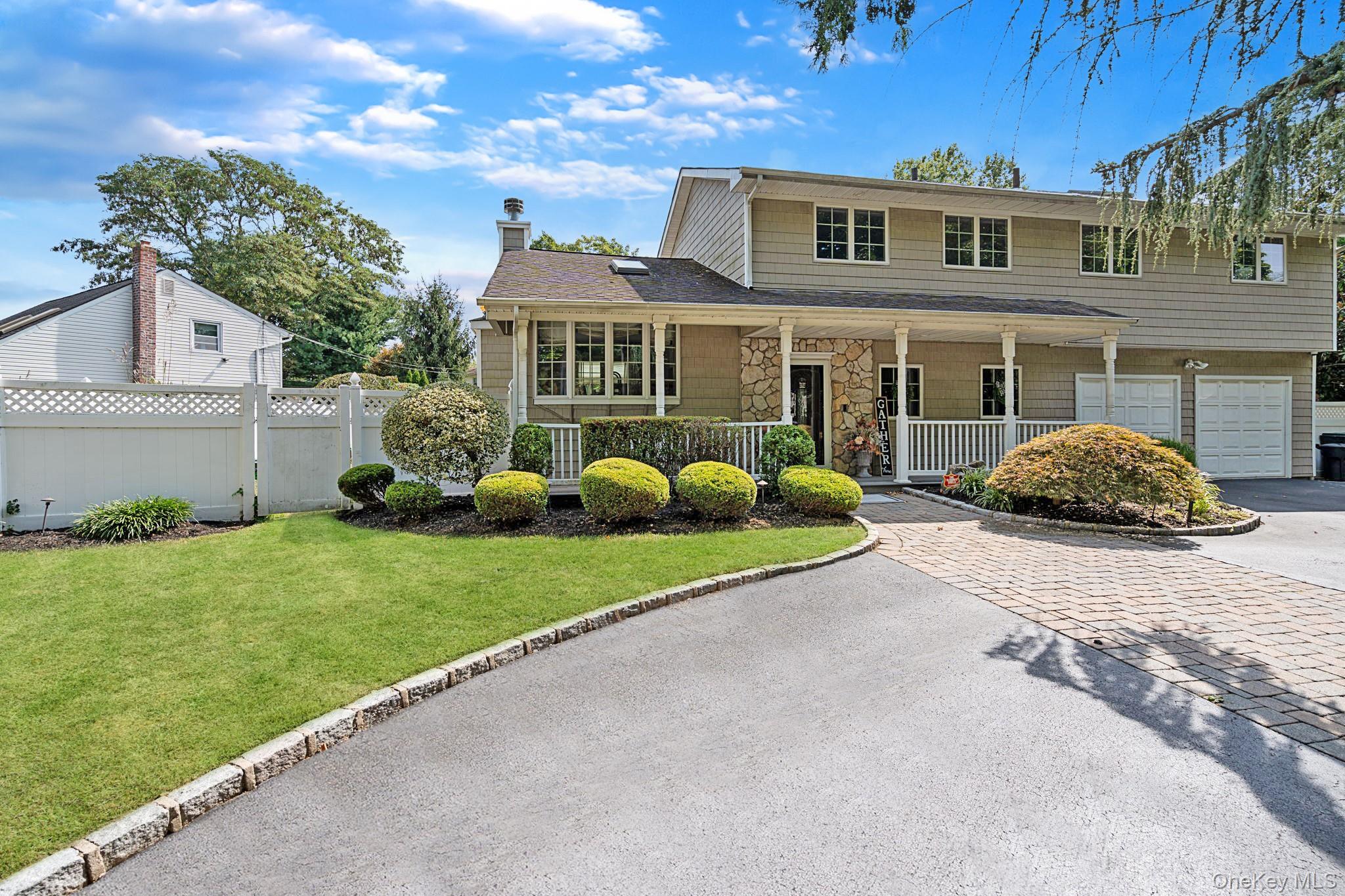 #1 photo, 10 Basswood Place, Melville , NY 11747