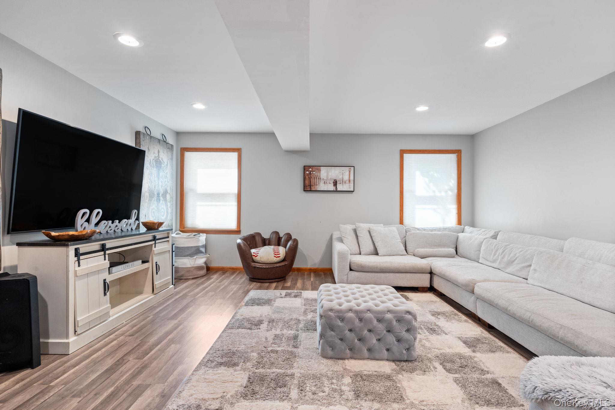 #11 photo, 10 Basswood Place, Melville , NY 11747