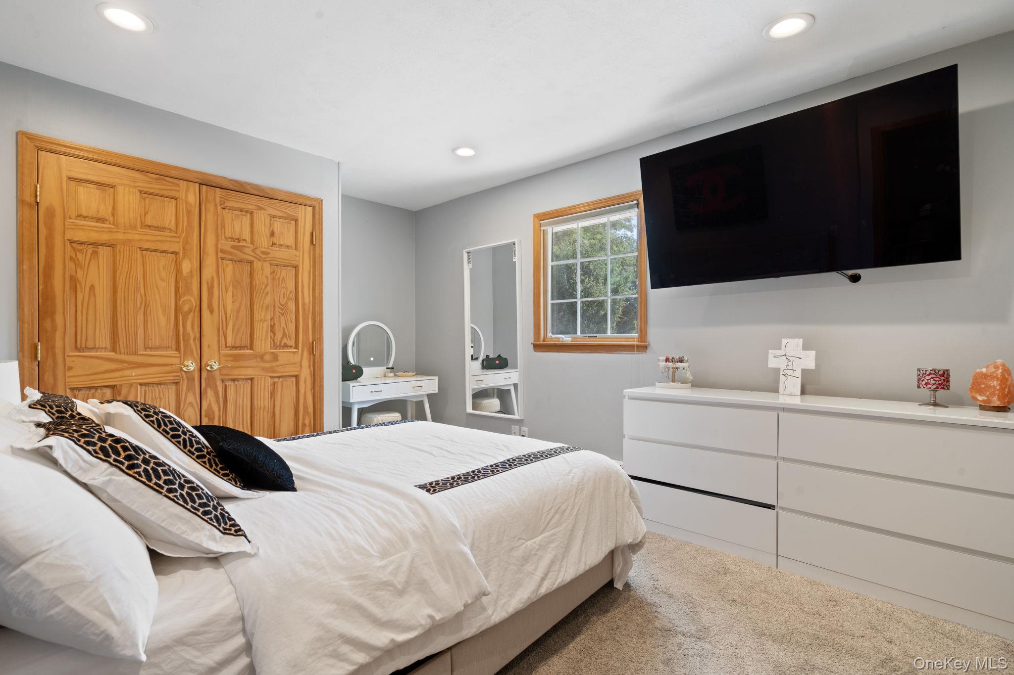 #14 photo, 10 Basswood Place, Melville , NY 11747