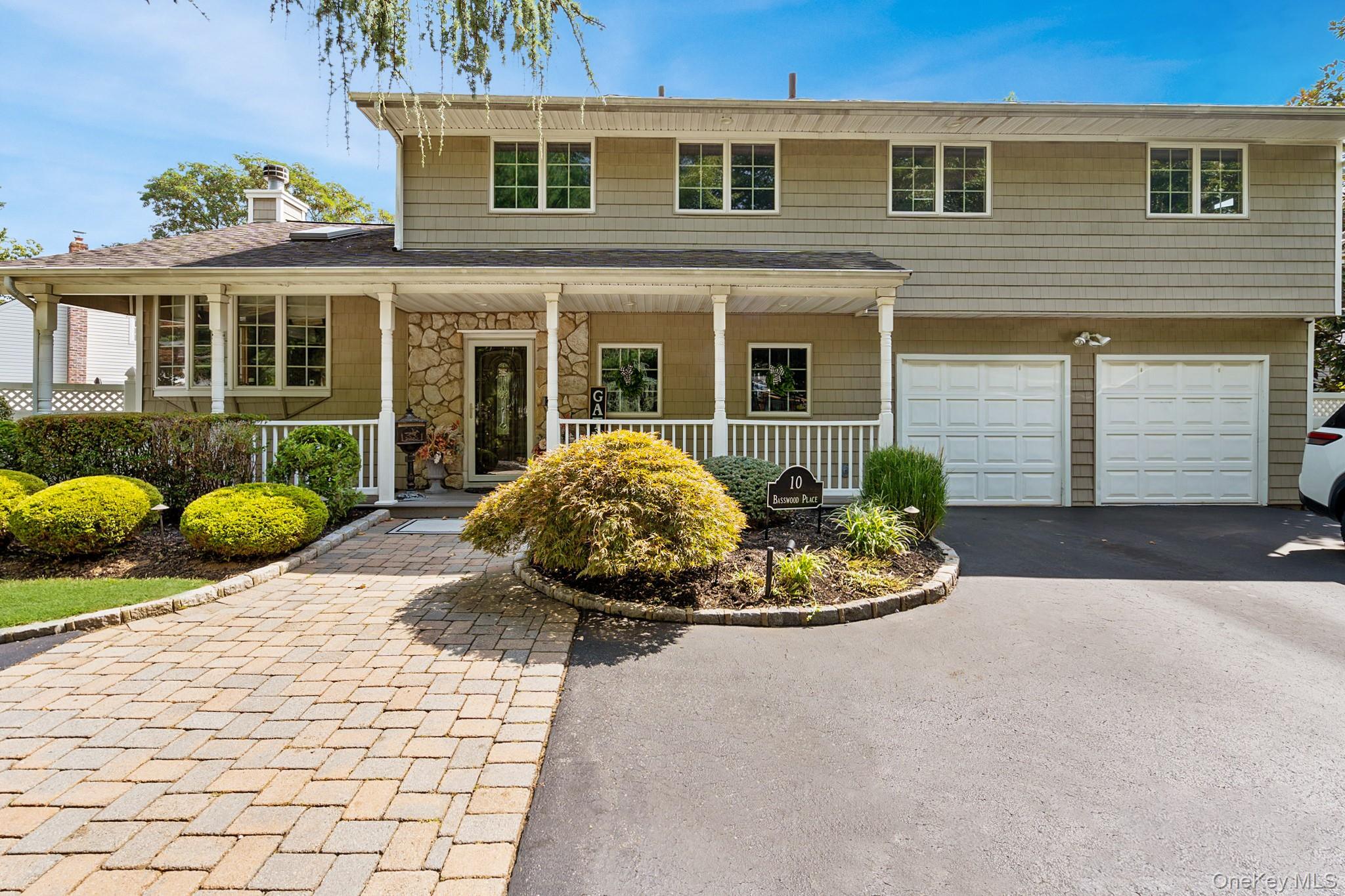 #2 photo, 10 Basswood Place, Melville , NY 11747