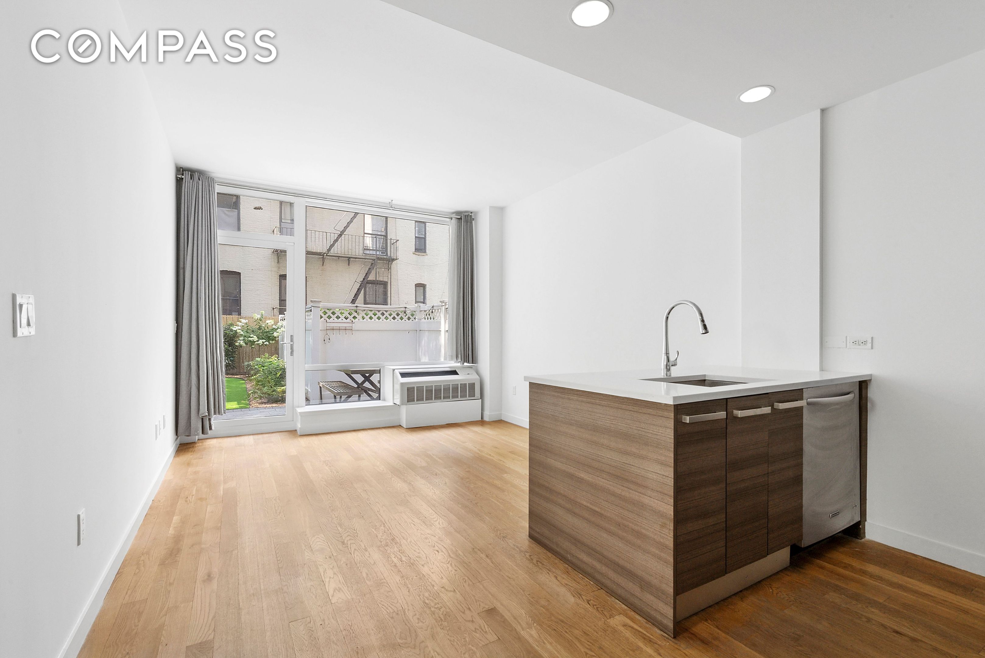 #5 photo, 306 W 116th Street, Harlem , NY 10026