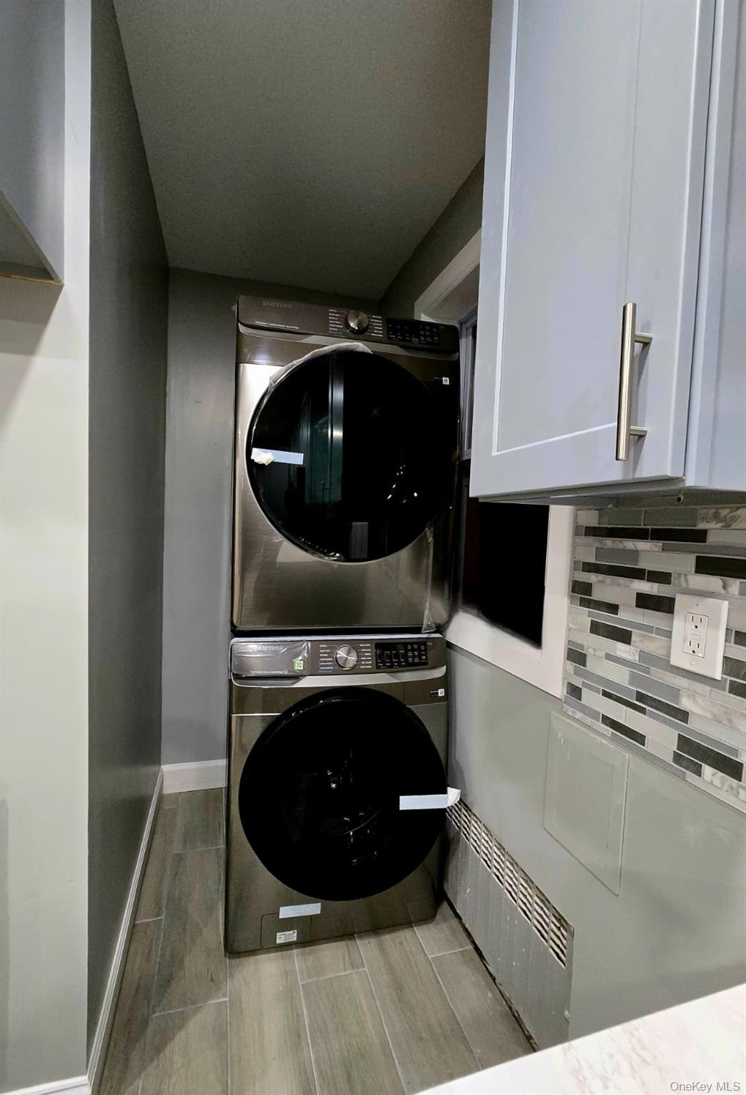 #18 photo, 17 Sapir Street, Valley Stream , NY 11580