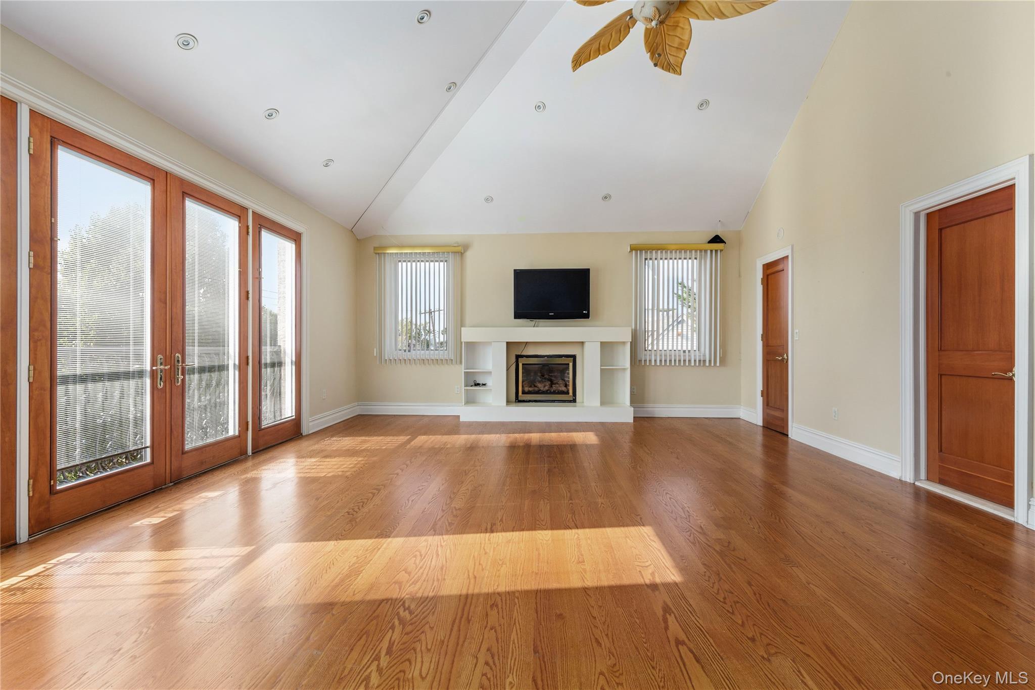 #10 photo, 104 Malba Drive, クイーンズ区 Malba , NY 11357