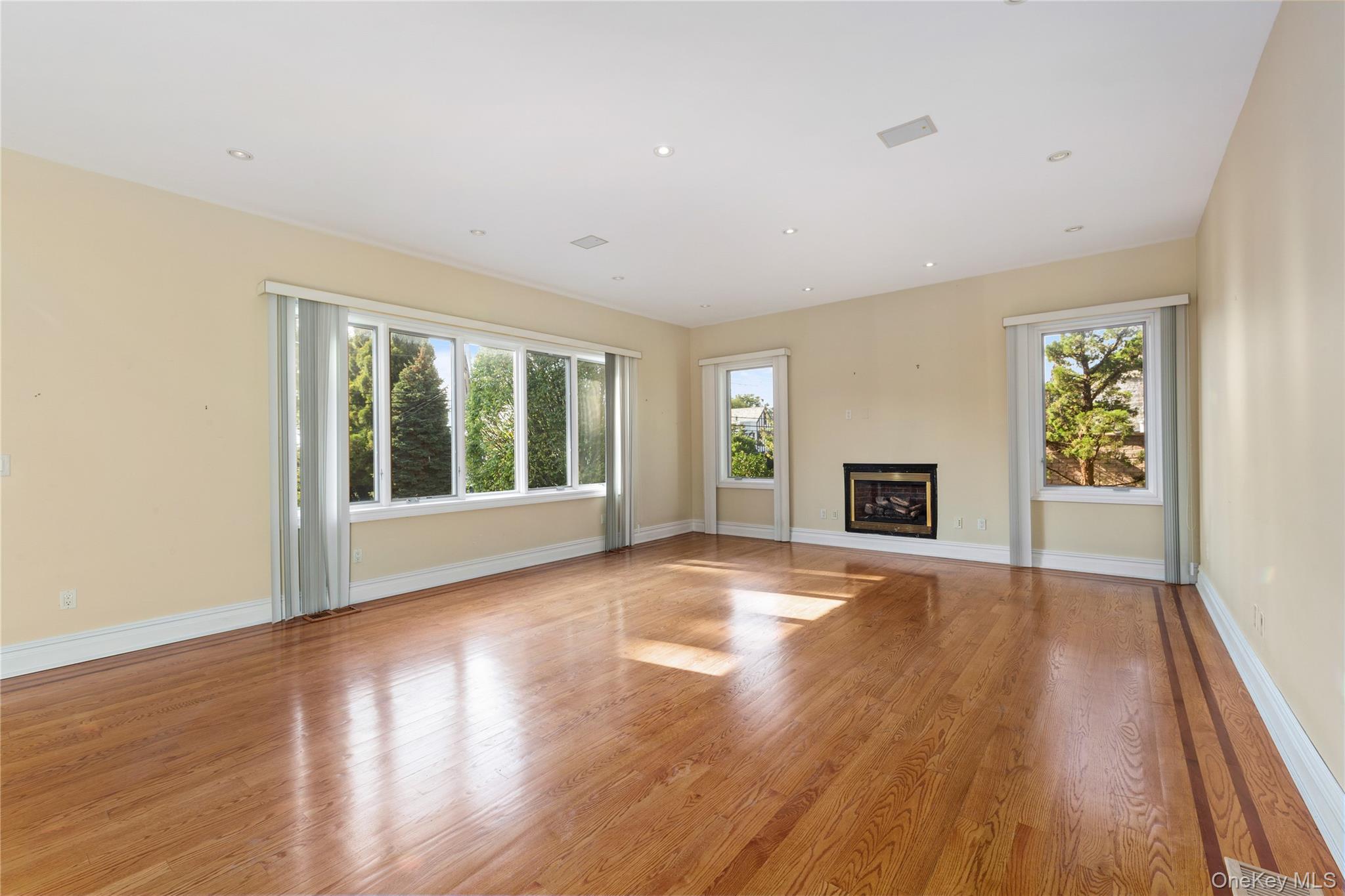 #14 photo, 104 Malba Drive, クイーンズ区 Malba , NY 11357