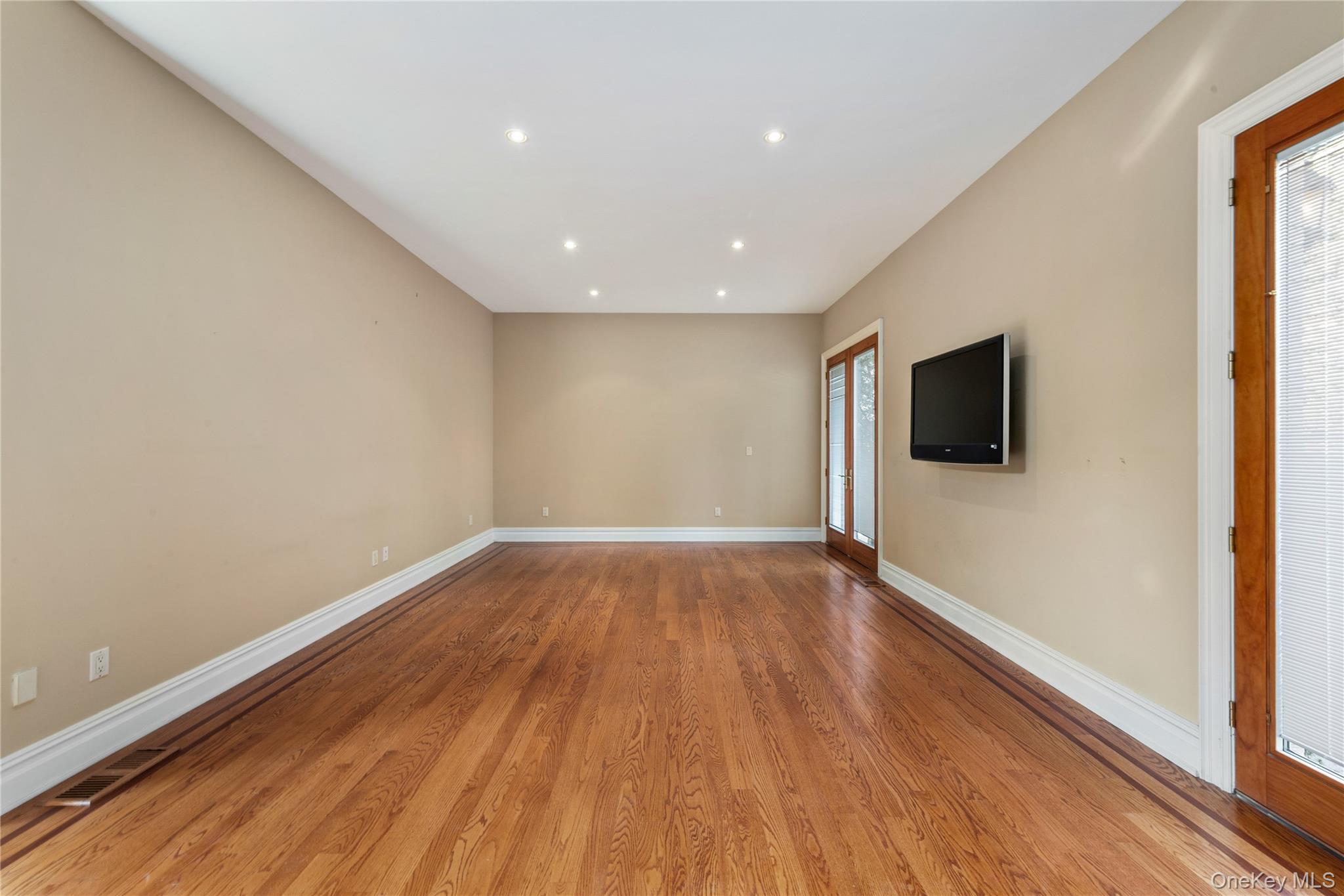 #16 photo, 104 Malba Drive, クイーンズ区 Malba , NY 11357