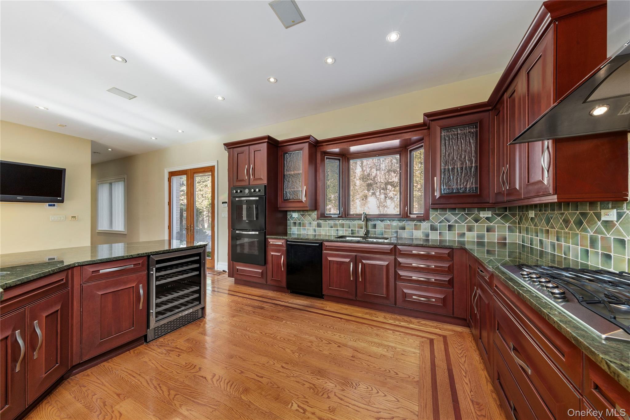 #8 photo, 104 Malba Drive, クイーンズ区 Malba , NY 11357