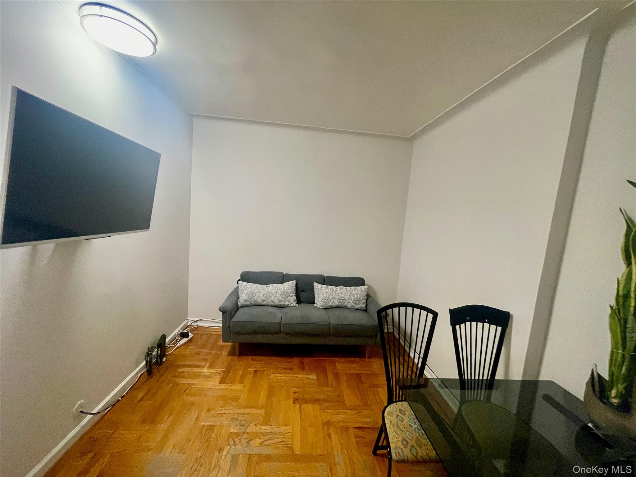 #13 photo, 6264 Saunders Street, クイーンズ区 Rego Park , NY 11374