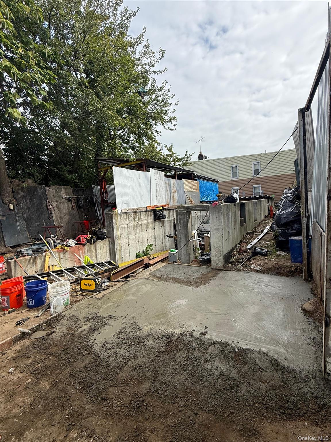 #2 photo, 576 Glenmore Avenue, ブルックリン区 Brooklyn , NY 11207