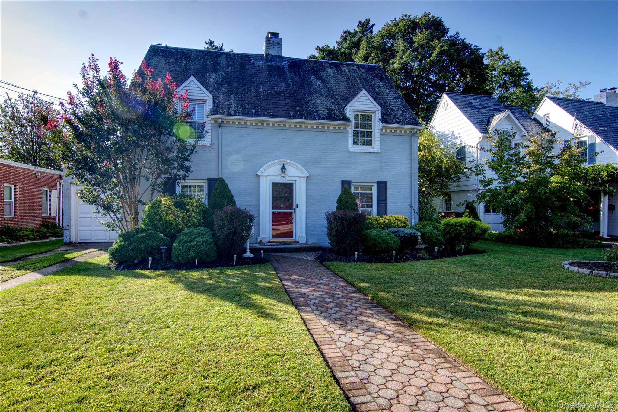 #1 photo, 700 W Carl Avenue, Baldwin , NY 11510