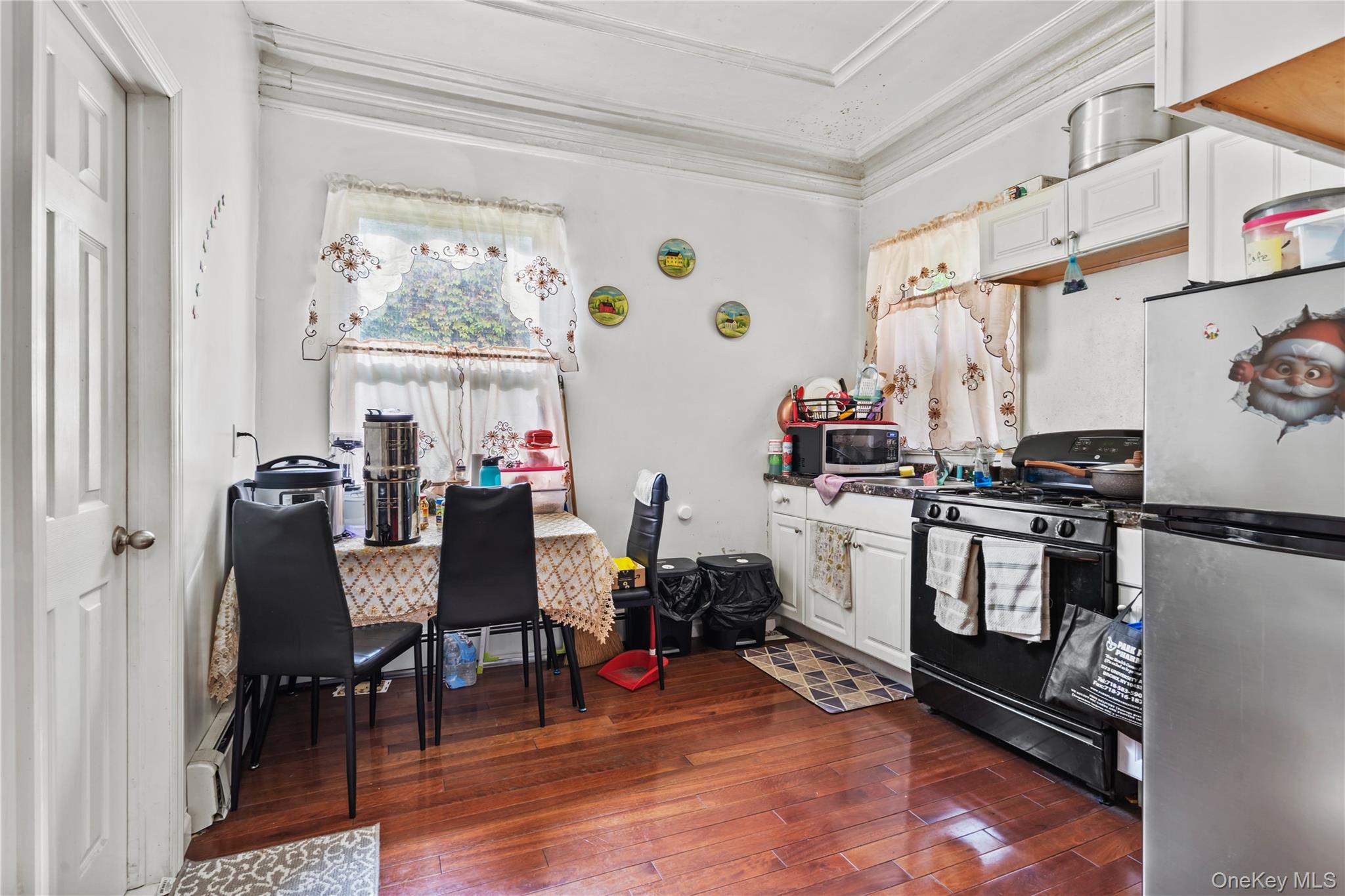 #10 photo, 350-354 East 193rd Street, Bronx , NY 10458