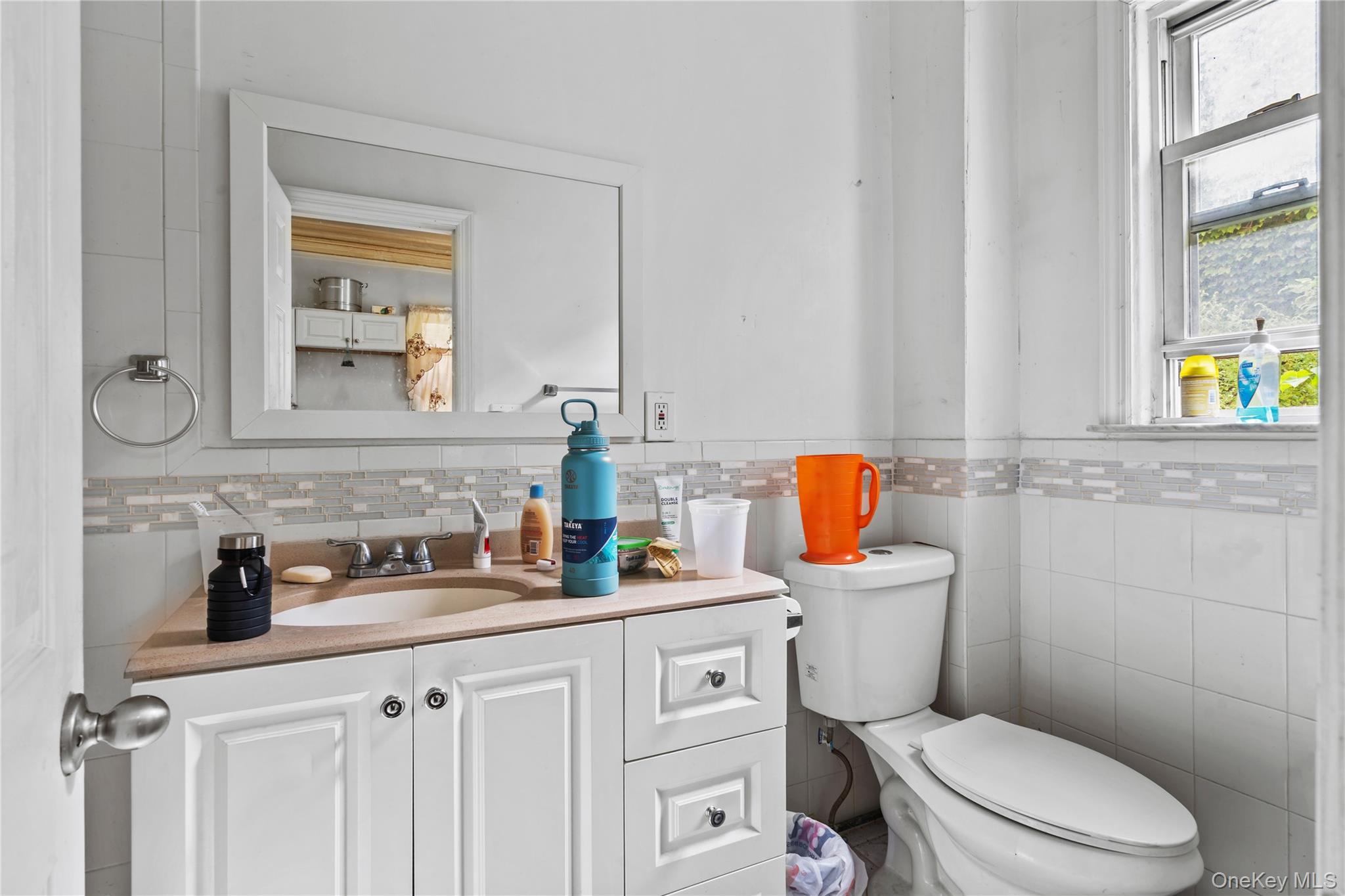 #13 photo, 350-354 East 193rd Street, Bronx , NY 10458