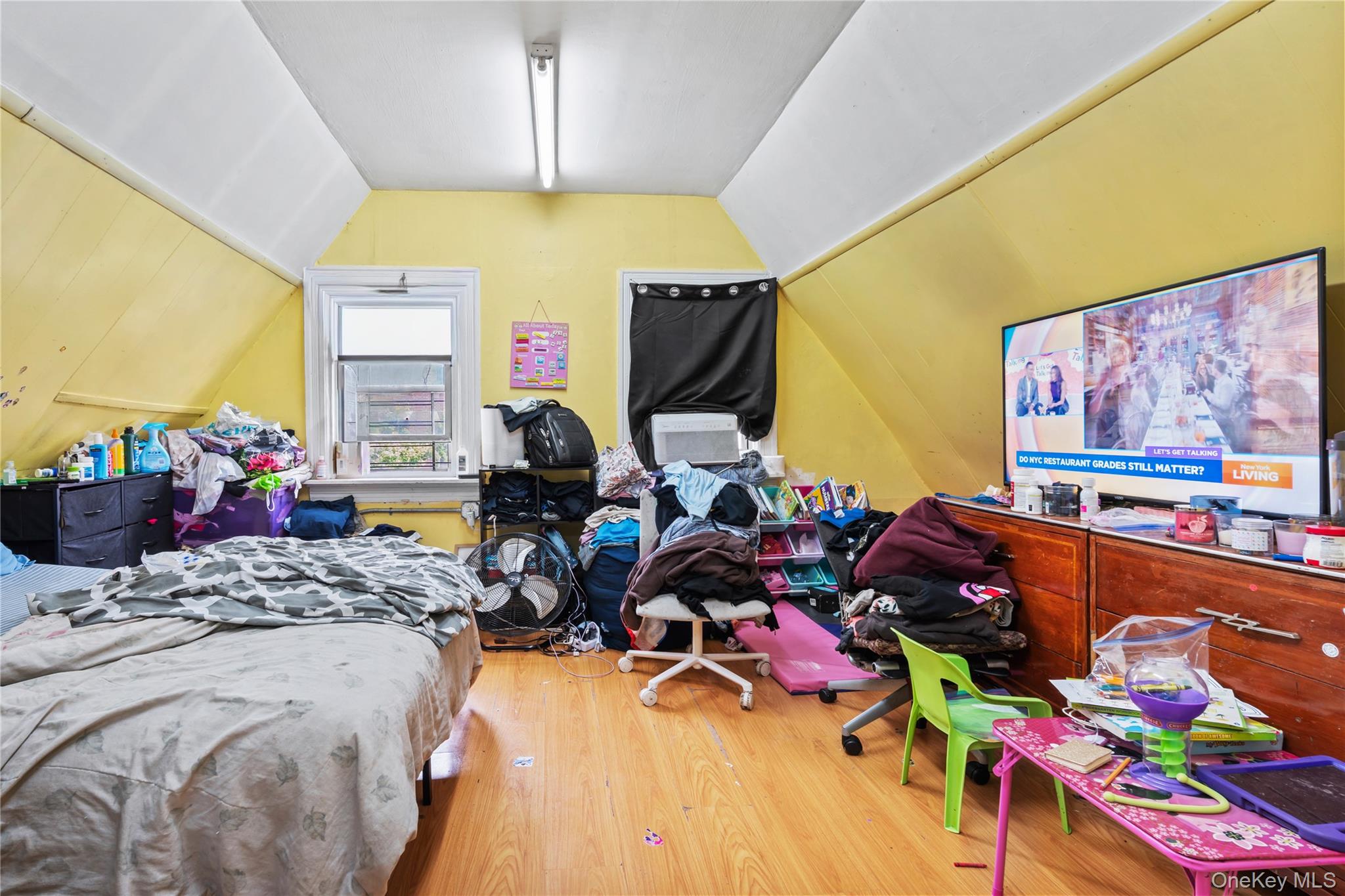 #8 photo, 350-354 East 193rd Street, Bronx , NY 10458