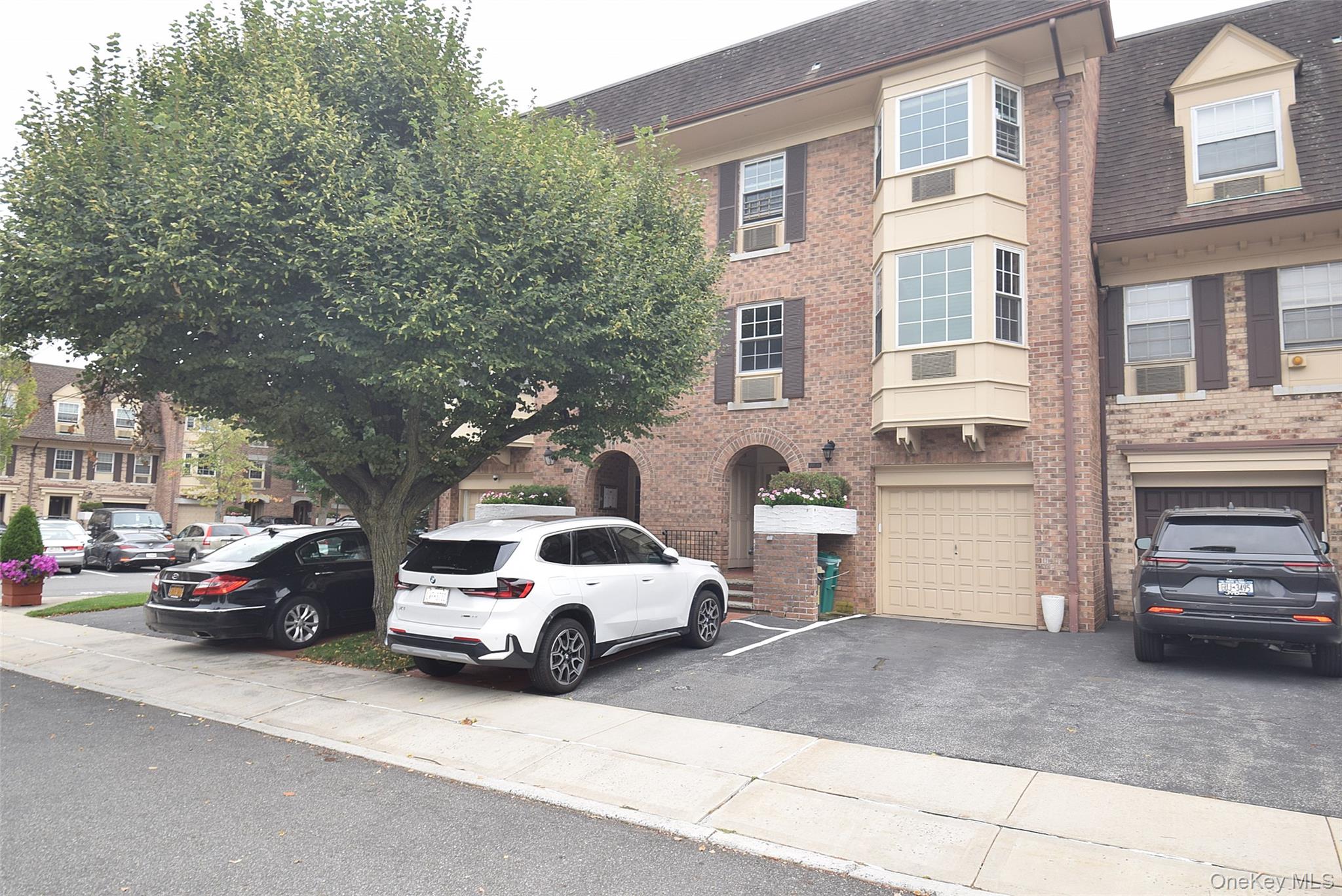 #1 photo, 207-30 Jordan Drive, 皇后区 贝塞 Bayside , NY 11360