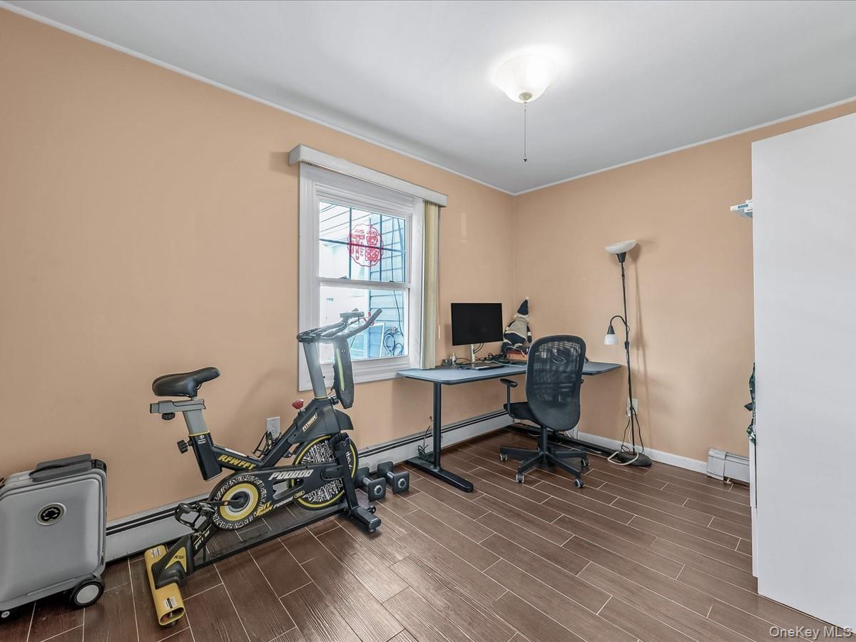 #12 photo, 268 Fairfield Avenue, Carle Place , NY 11514