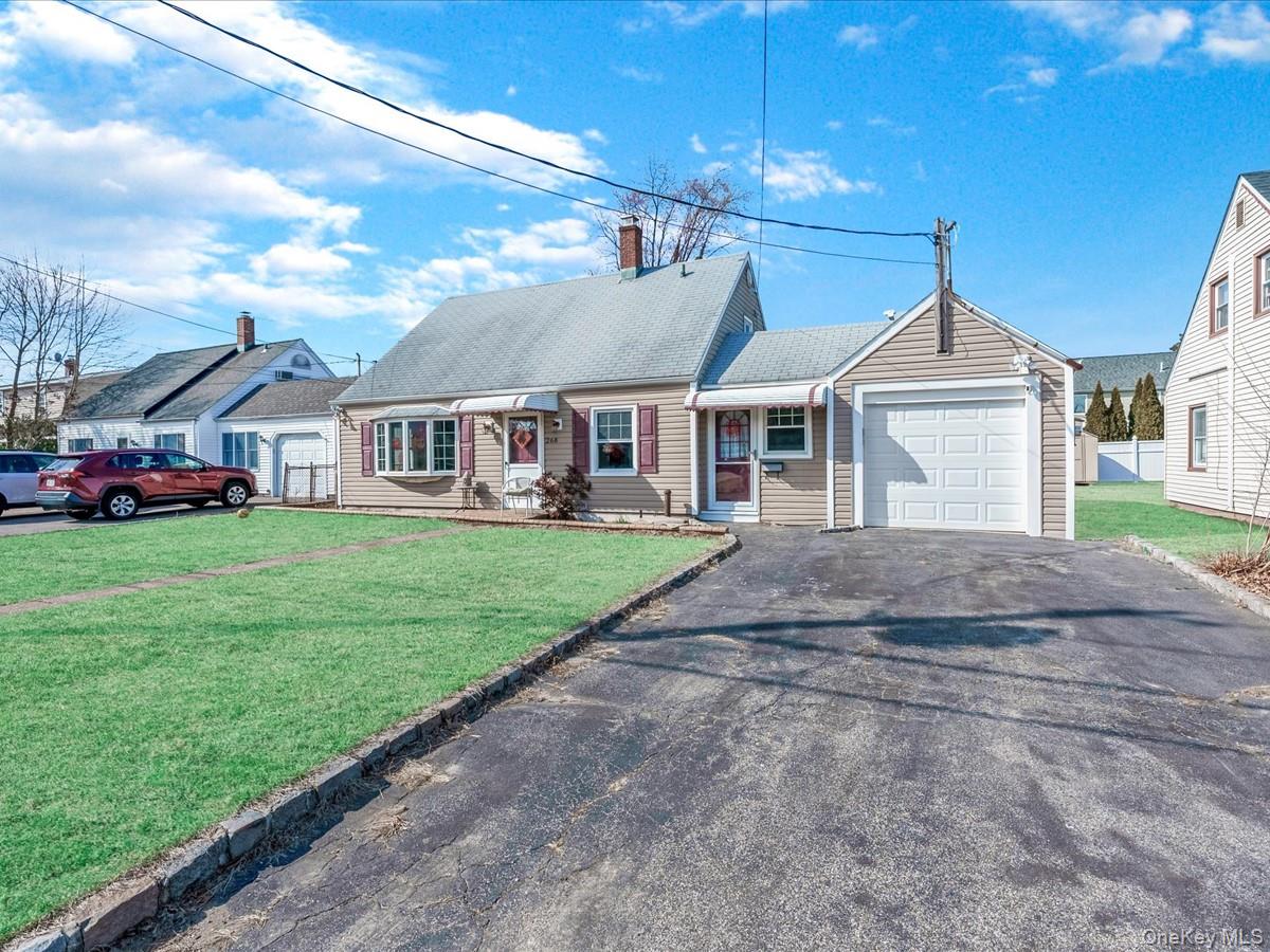 #2 photo, 268 Fairfield Avenue, Carle Place , NY 11514