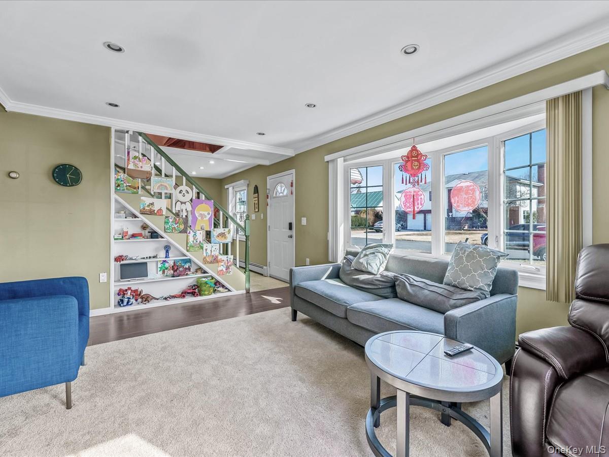 #4 photo, 268 Fairfield Avenue, Carle Place , NY 11514