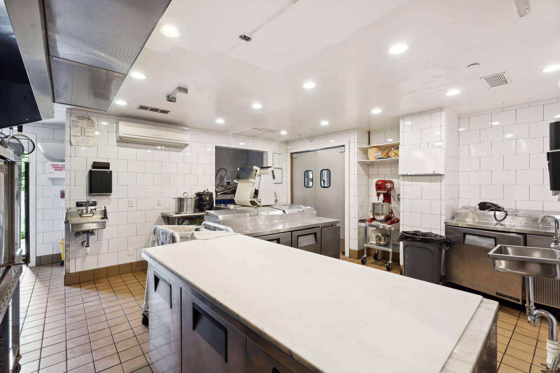 #3 photo, 203 Bridgehampton Sag Harbor Turnpike, サフォーク郡 Bridgehampton , NY 11963