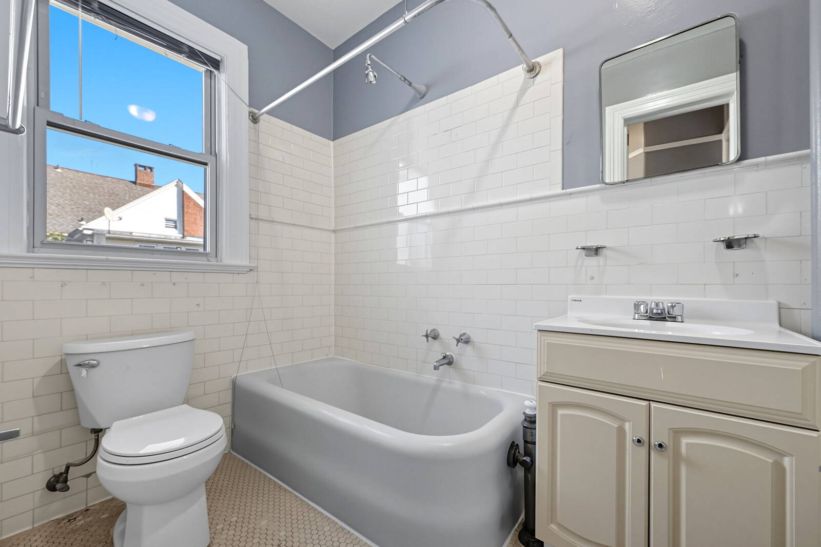 #14 photo, 165 Park Avenue, #2nd floor, Mount Vernon , NY 10550