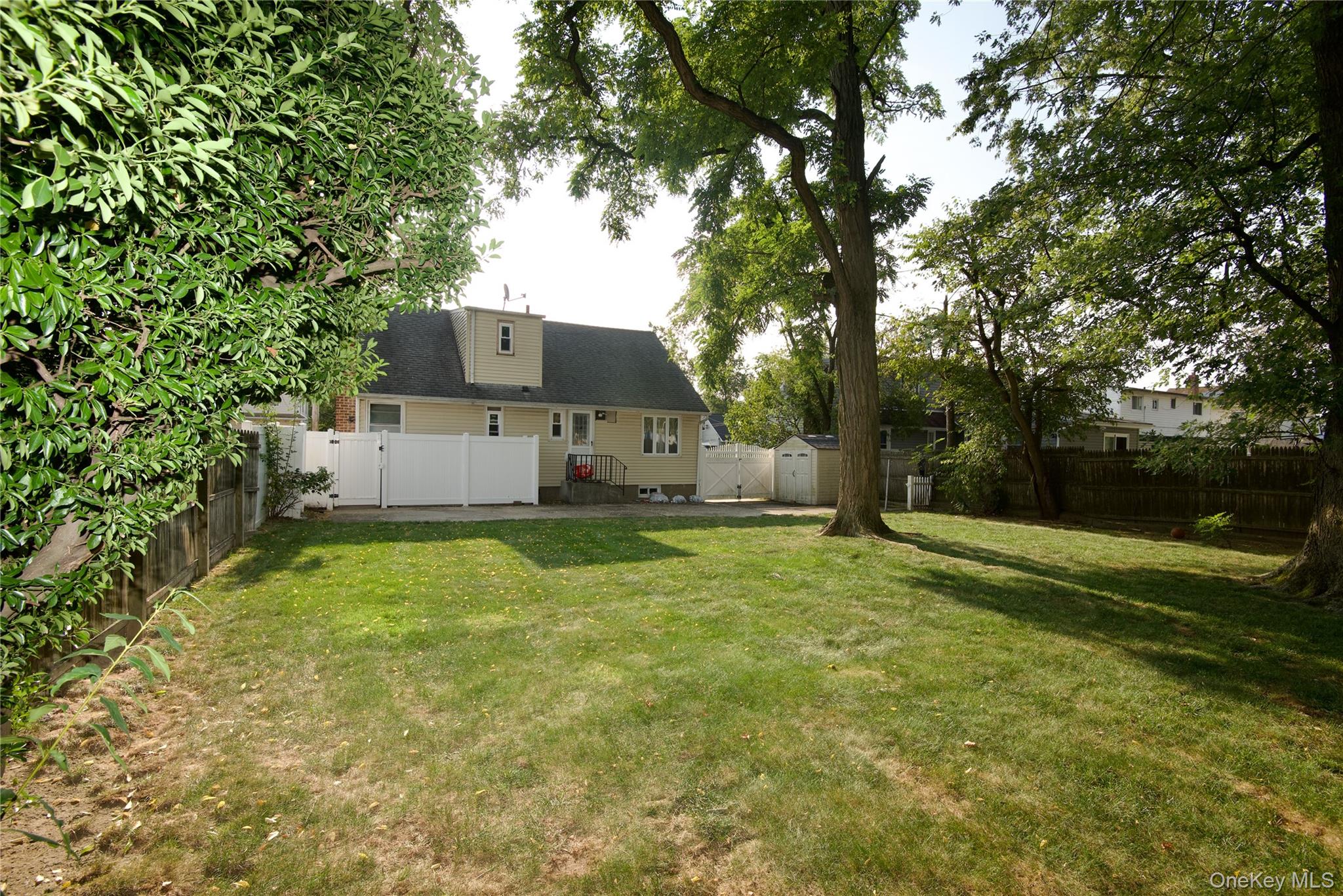 #17 photo, 642 Dorothea Lane, Elmont , NY 11003