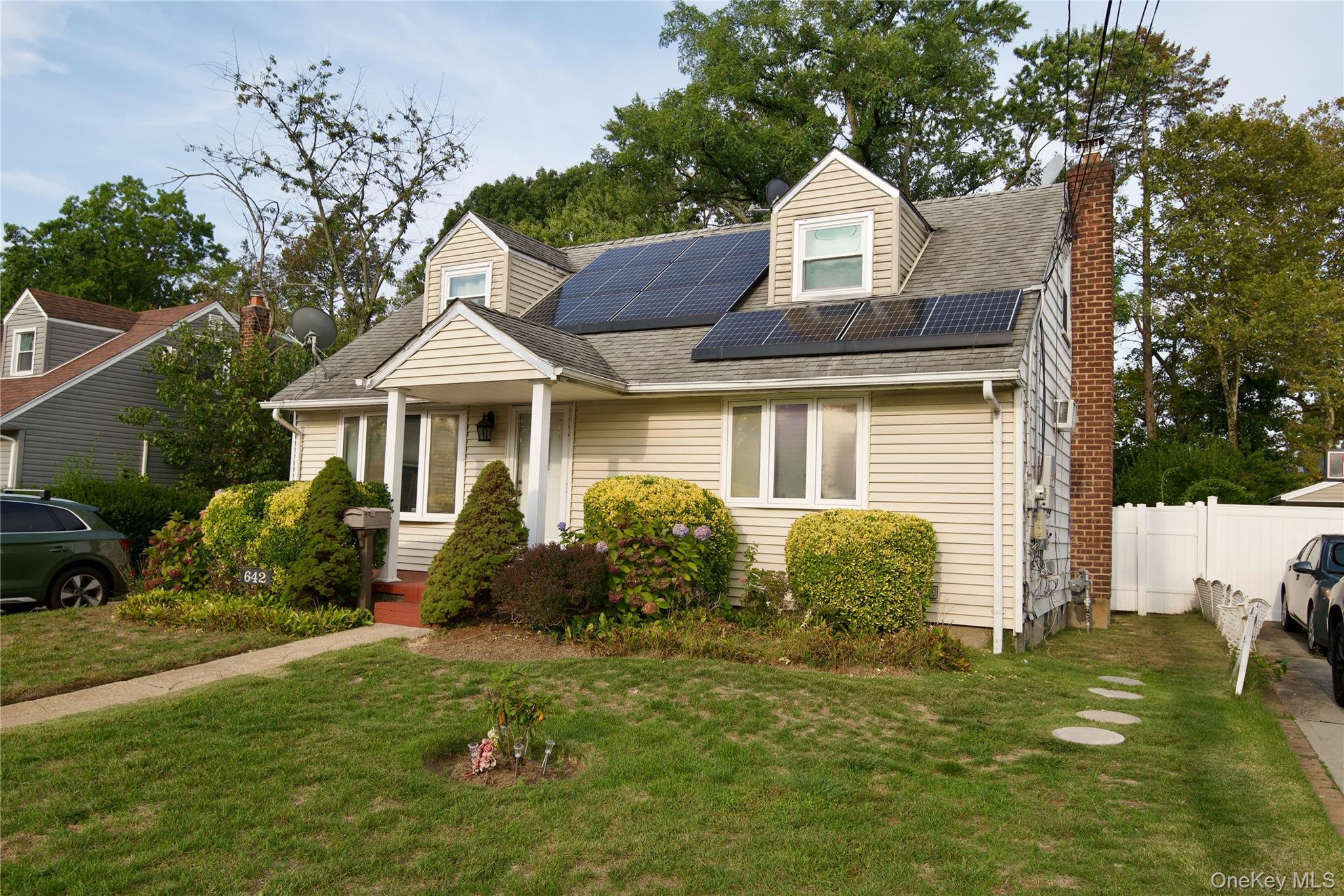 #3 photo, 642 Dorothea Lane, Elmont , NY 11003