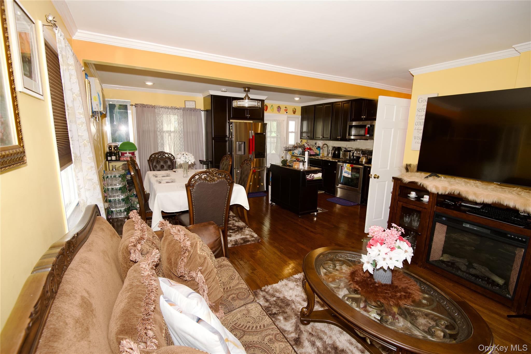 #6 photo, 642 Dorothea Lane, Elmont , NY 11003