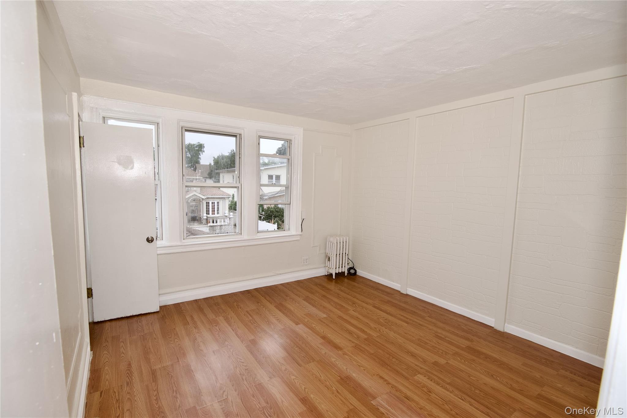 #14 photo, 10416 124th Street, कुईंस Richmond Hill , NY 11419