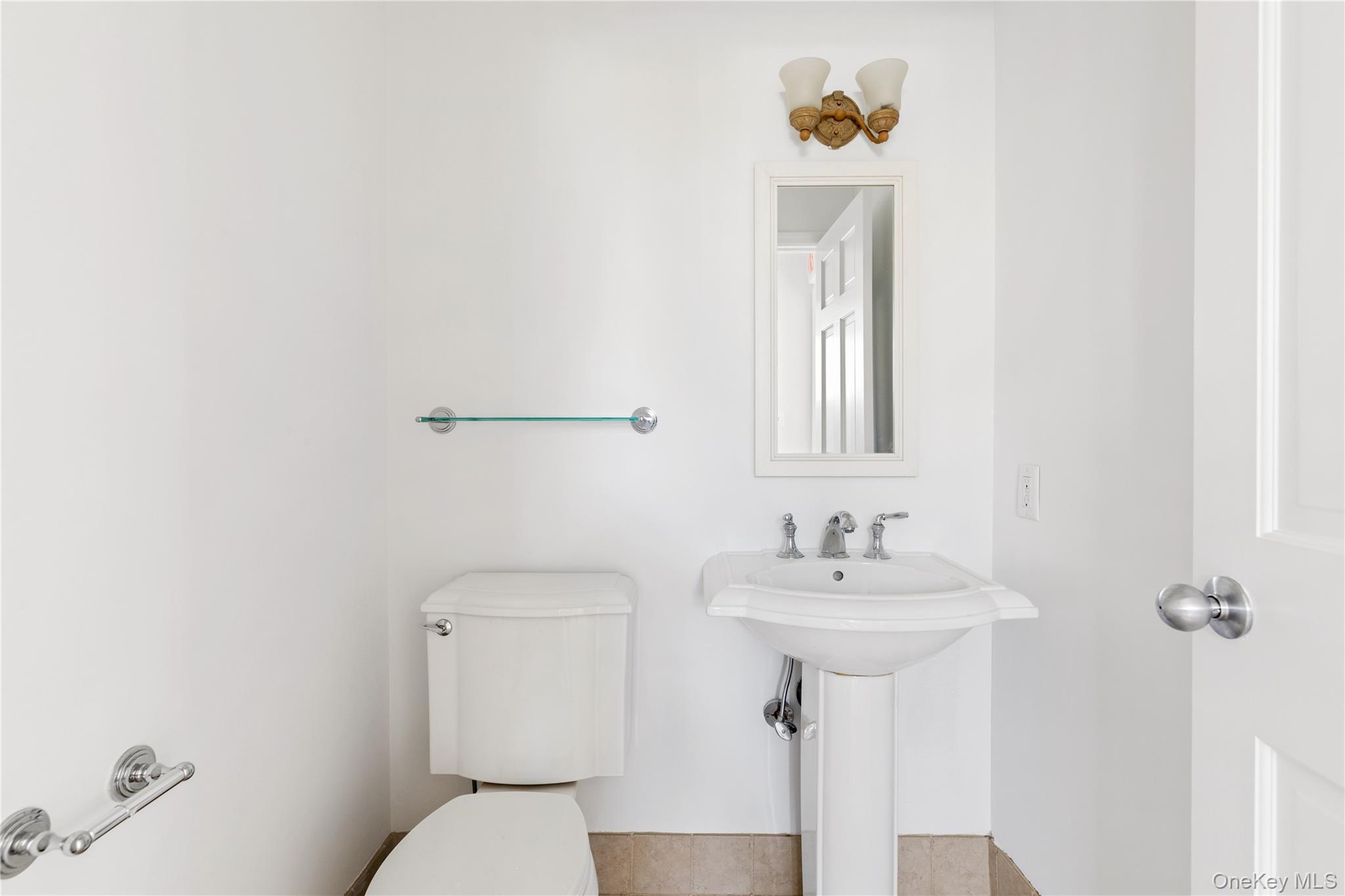 #6 photo, 152 N Main Street, Huntington , NY 11743