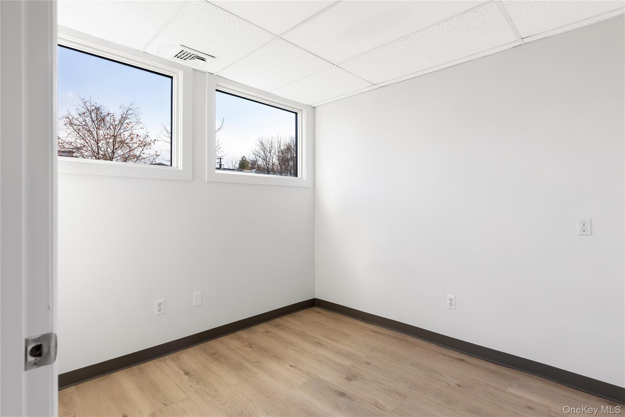 #9 photo, 152 N Main Street, Huntington , NY 11743