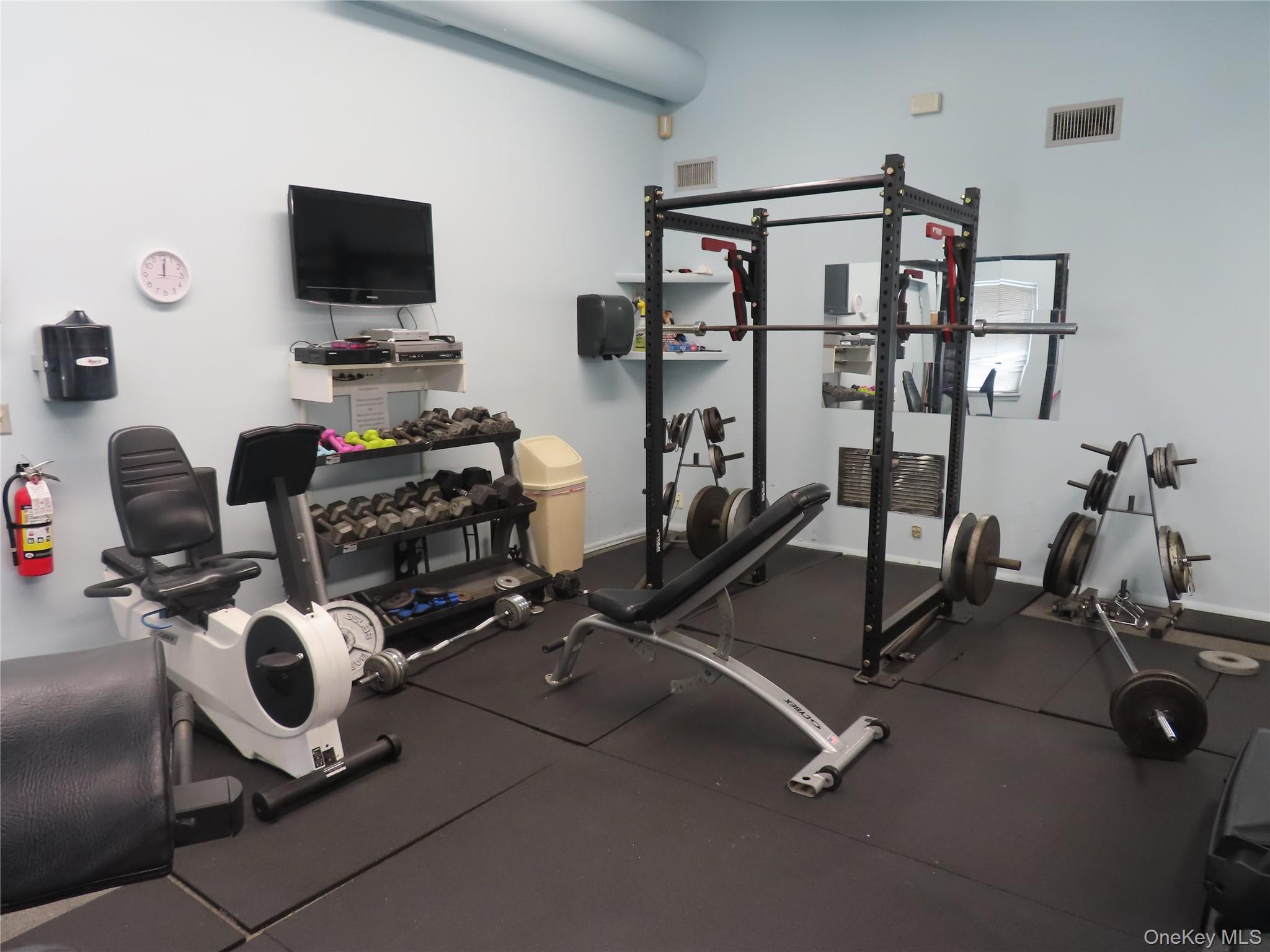 #11 photo, 2449 (B) #16 A Union Boulevard, サフォーク郡 Islip , NY 11751