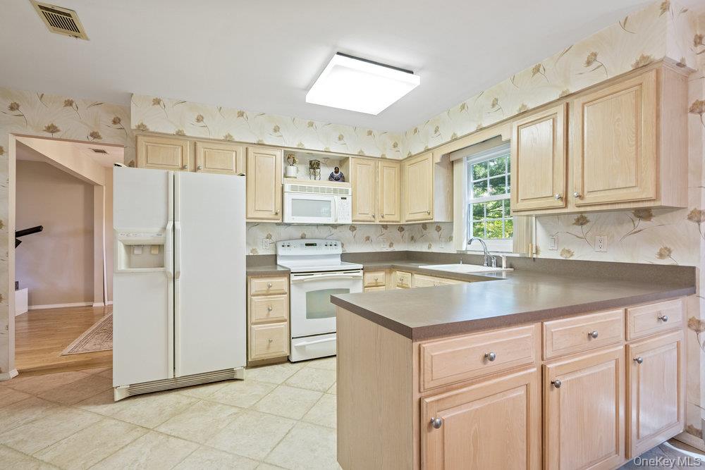 #14 photo, 10 Quincy Lane, Smithtown , NY 11787