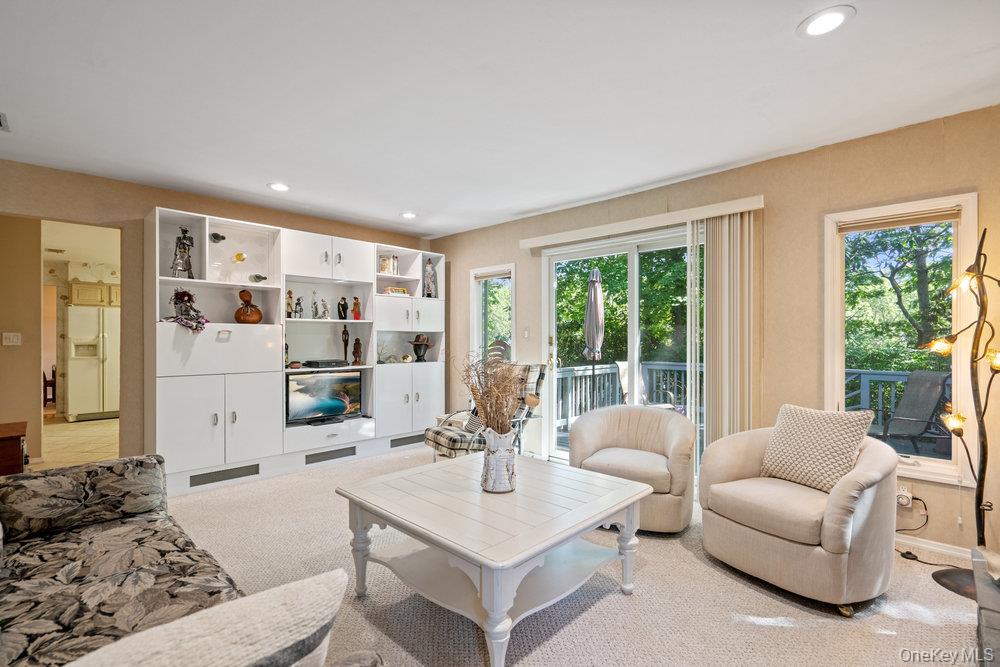 #20 photo, 10 Quincy Lane, Smithtown , NY 11787