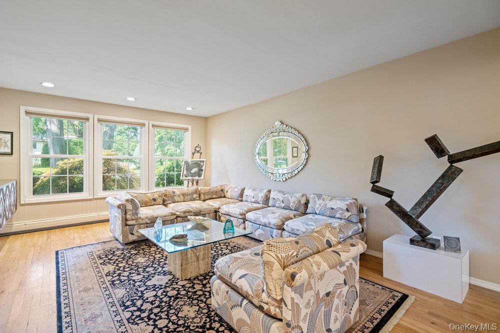 #9 photo, 10 Quincy Lane, Smithtown , NY 11787